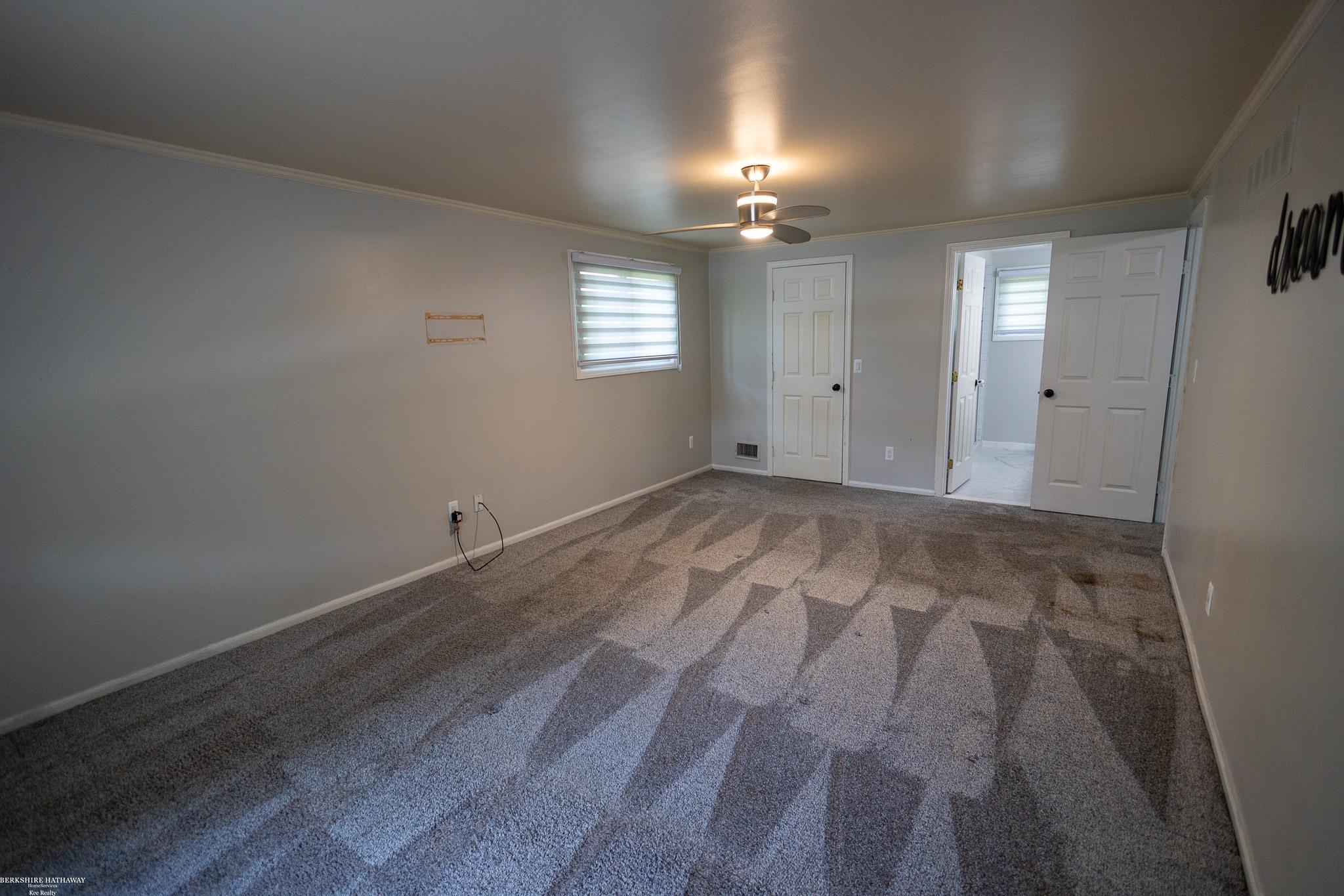 Novi, Michigan 48375, United States, 4 Bedrooms Bedrooms, ,3 BathroomsBathrooms,Residential,Pending,150322