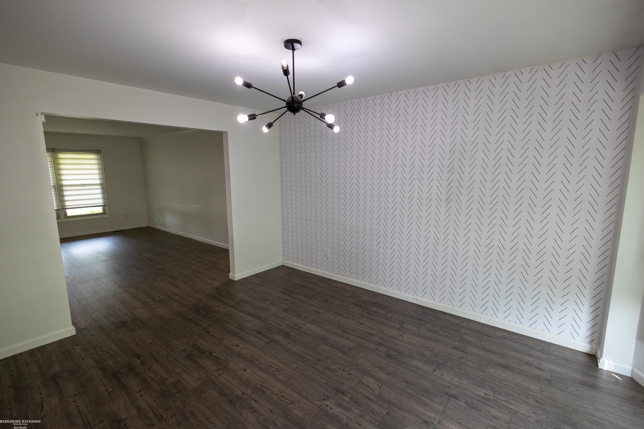 Novi, Michigan 48375, United States, 4 Bedrooms Bedrooms, ,3 BathroomsBathrooms,Residential,Pending,150322