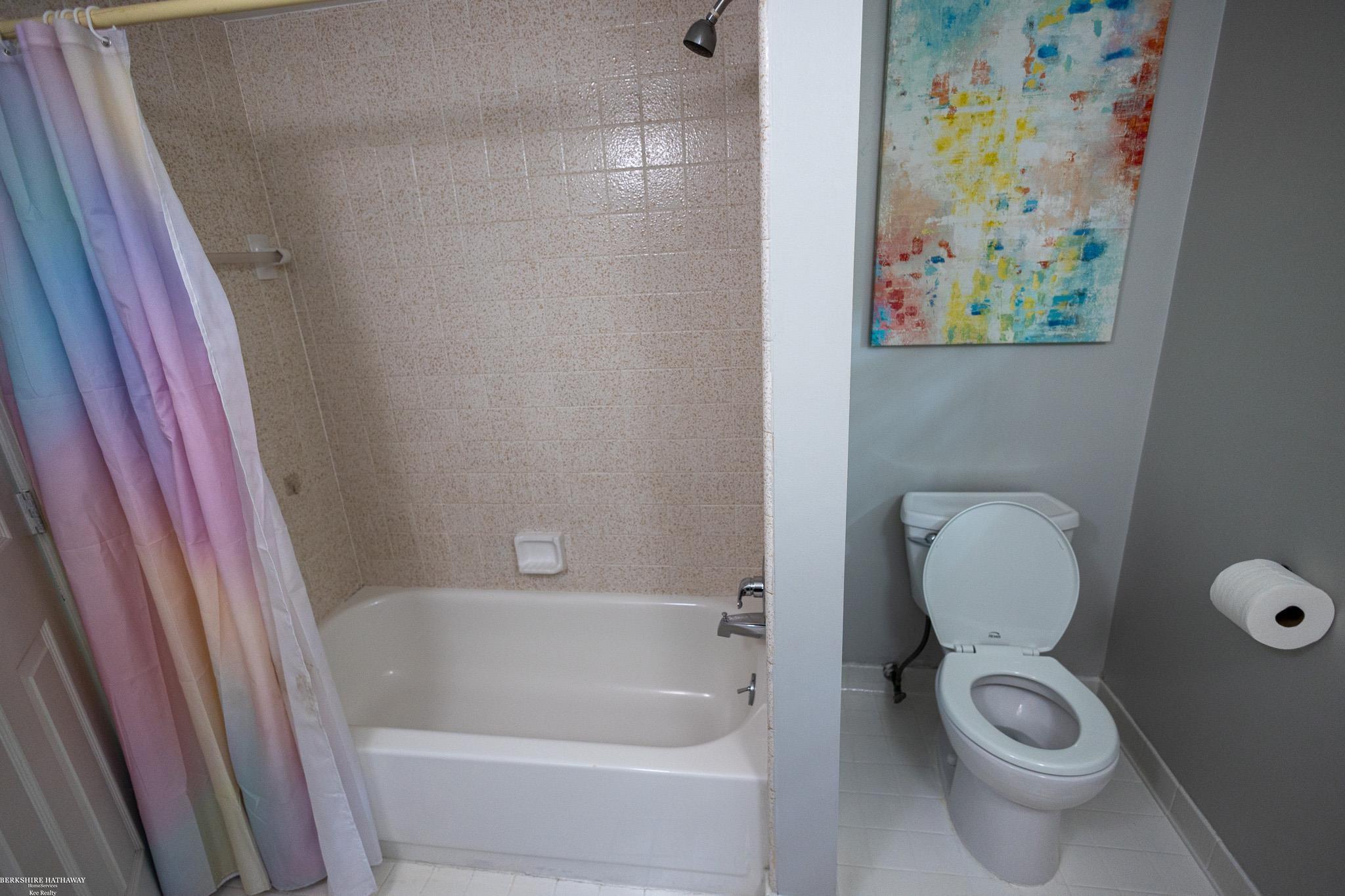 Novi, Michigan 48375, United States, 4 Bedrooms Bedrooms, ,3 BathroomsBathrooms,Residential,Pending,150322