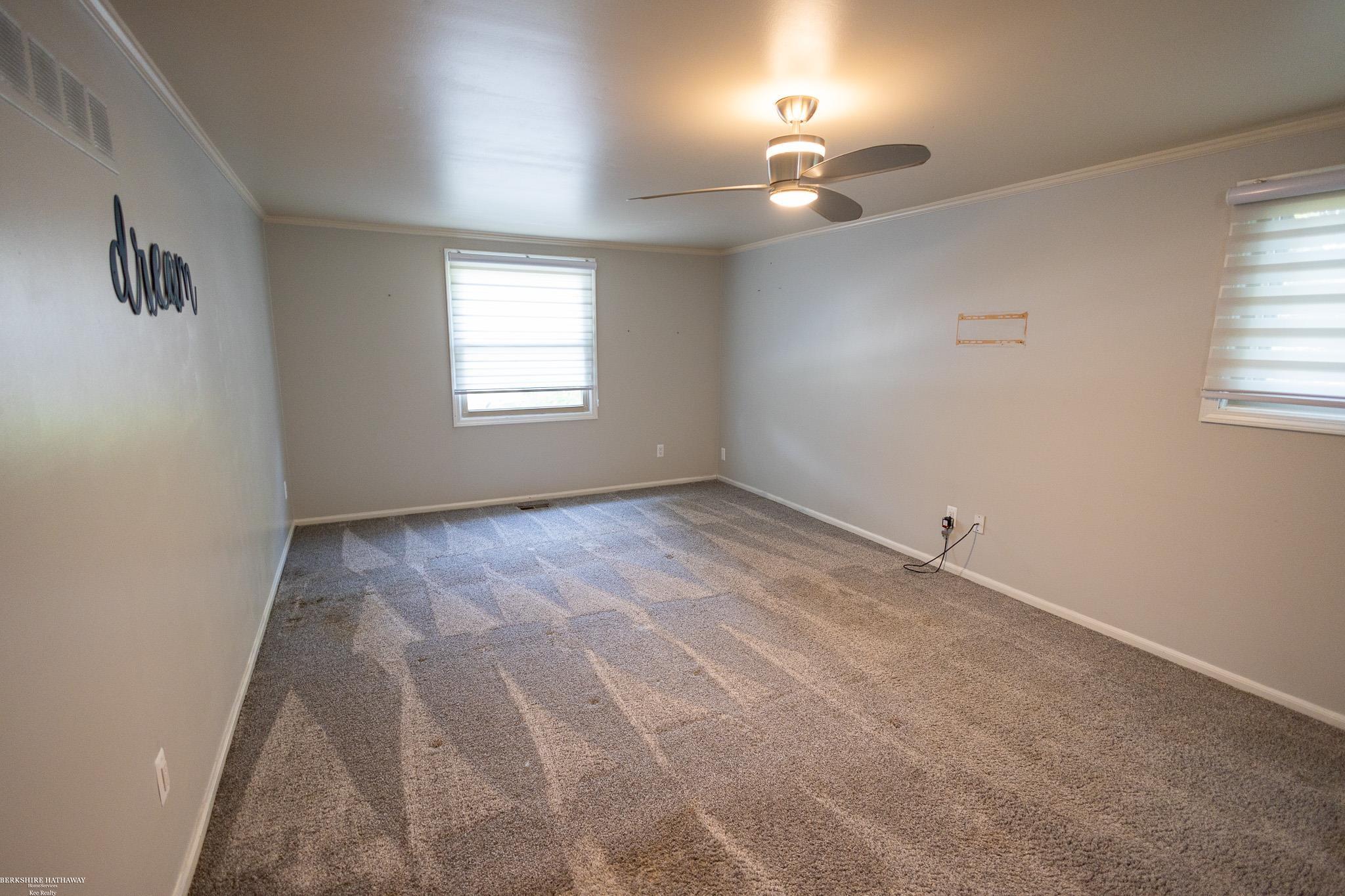 Novi, Michigan 48375, United States, 4 Bedrooms Bedrooms, ,3 BathroomsBathrooms,Residential,Pending,150322