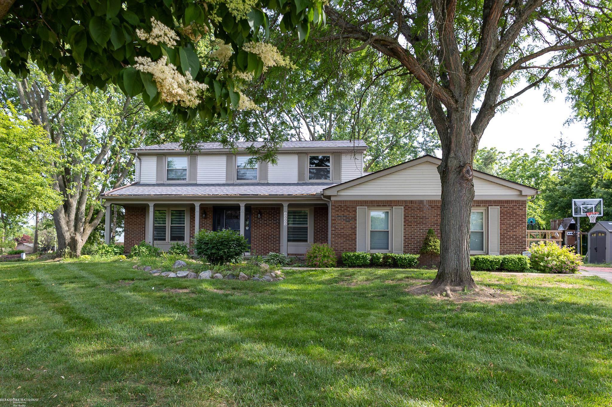 Novi, Michigan 48375, United States, 4 Bedrooms Bedrooms, ,3 BathroomsBathrooms,Residential,Pending,150322