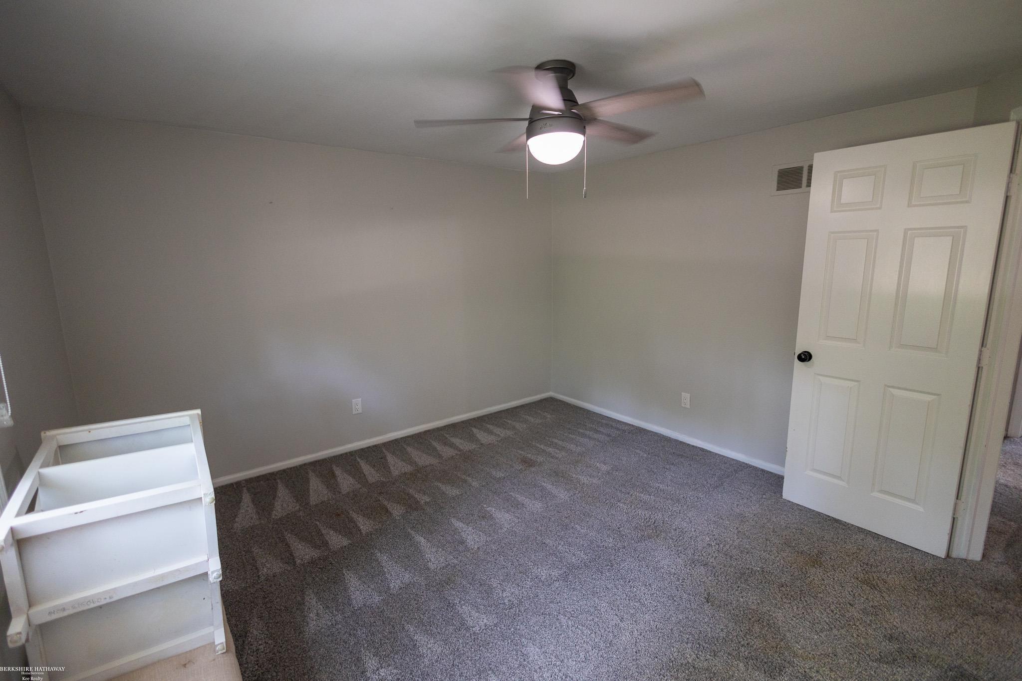 Novi, Michigan 48375, United States, 4 Bedrooms Bedrooms, ,3 BathroomsBathrooms,Residential,Pending,150322