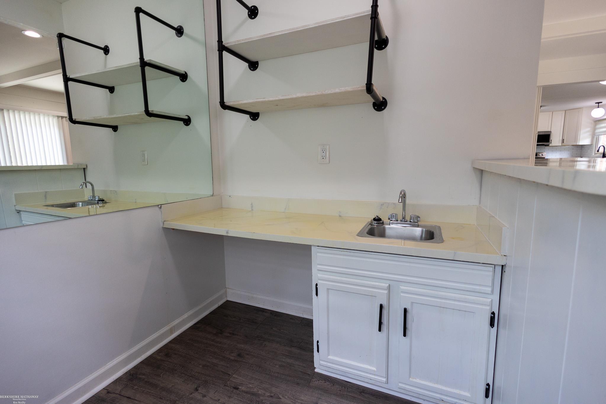 Novi, Michigan 48375, United States, 4 Bedrooms Bedrooms, ,3 BathroomsBathrooms,Residential,Pending,150322