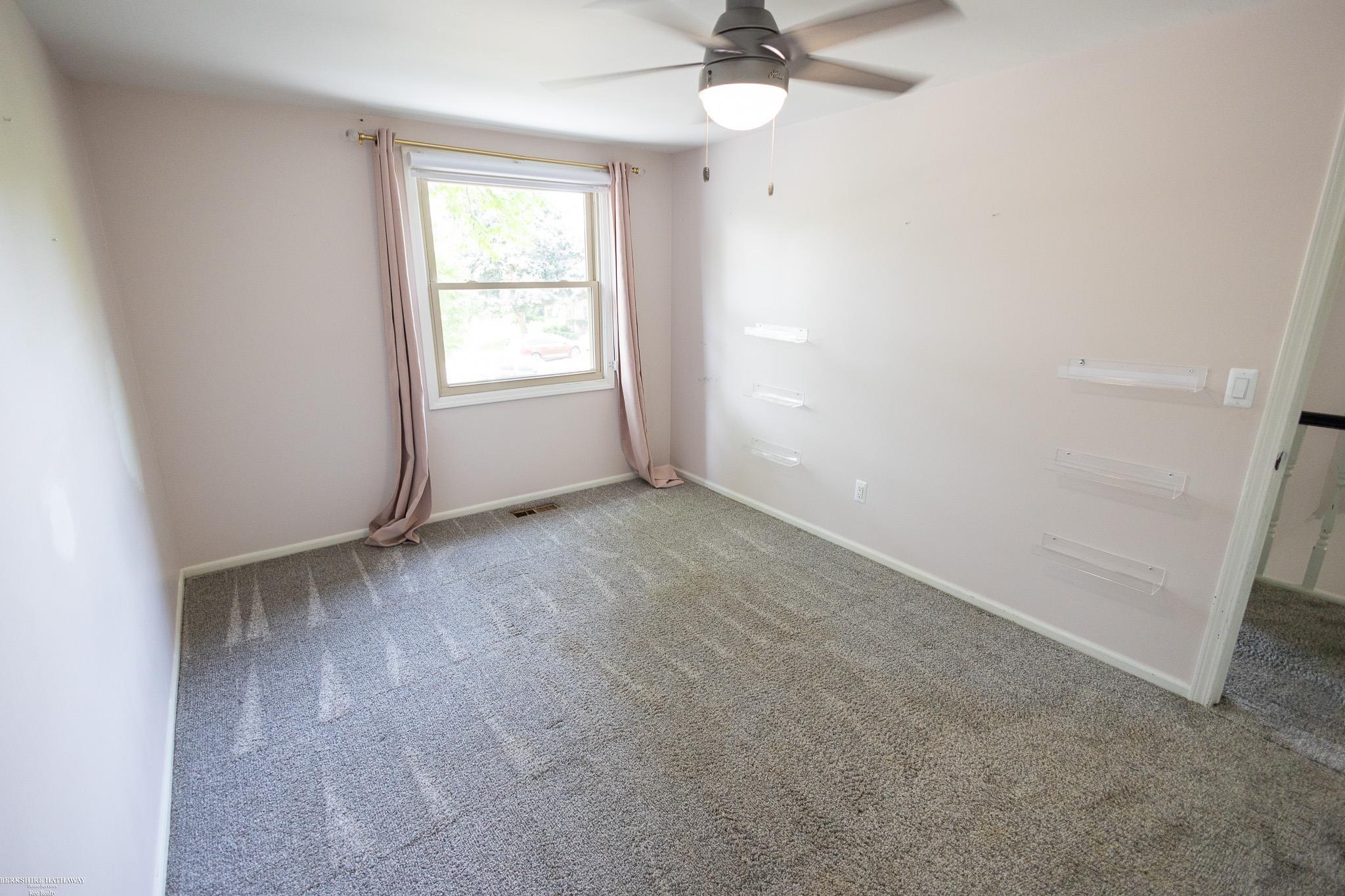 Novi, Michigan 48375, United States, 4 Bedrooms Bedrooms, ,3 BathroomsBathrooms,Residential,Pending,150322