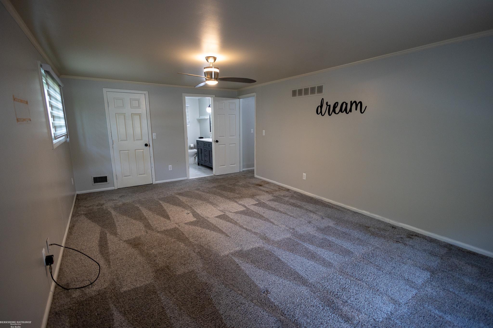 Novi, Michigan 48375, United States, 4 Bedrooms Bedrooms, ,3 BathroomsBathrooms,Residential,Pending,150322