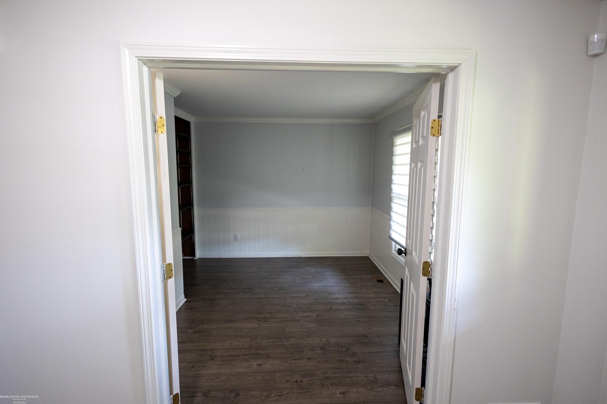 Novi, Michigan 48375, United States, 4 Bedrooms Bedrooms, ,3 BathroomsBathrooms,Residential,Pending,150322