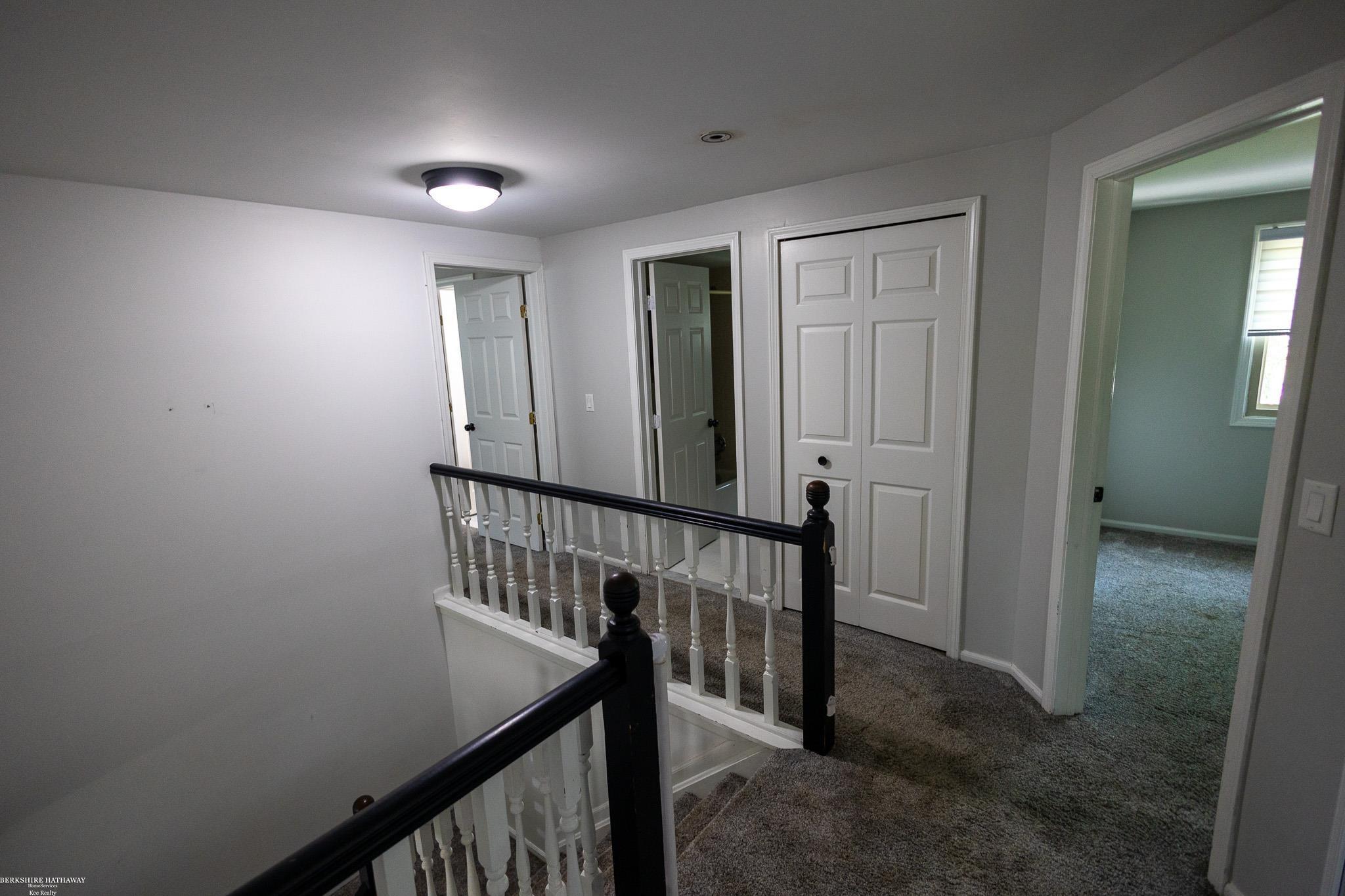 Novi, Michigan 48375, United States, 4 Bedrooms Bedrooms, ,3 BathroomsBathrooms,Residential,Pending,150322