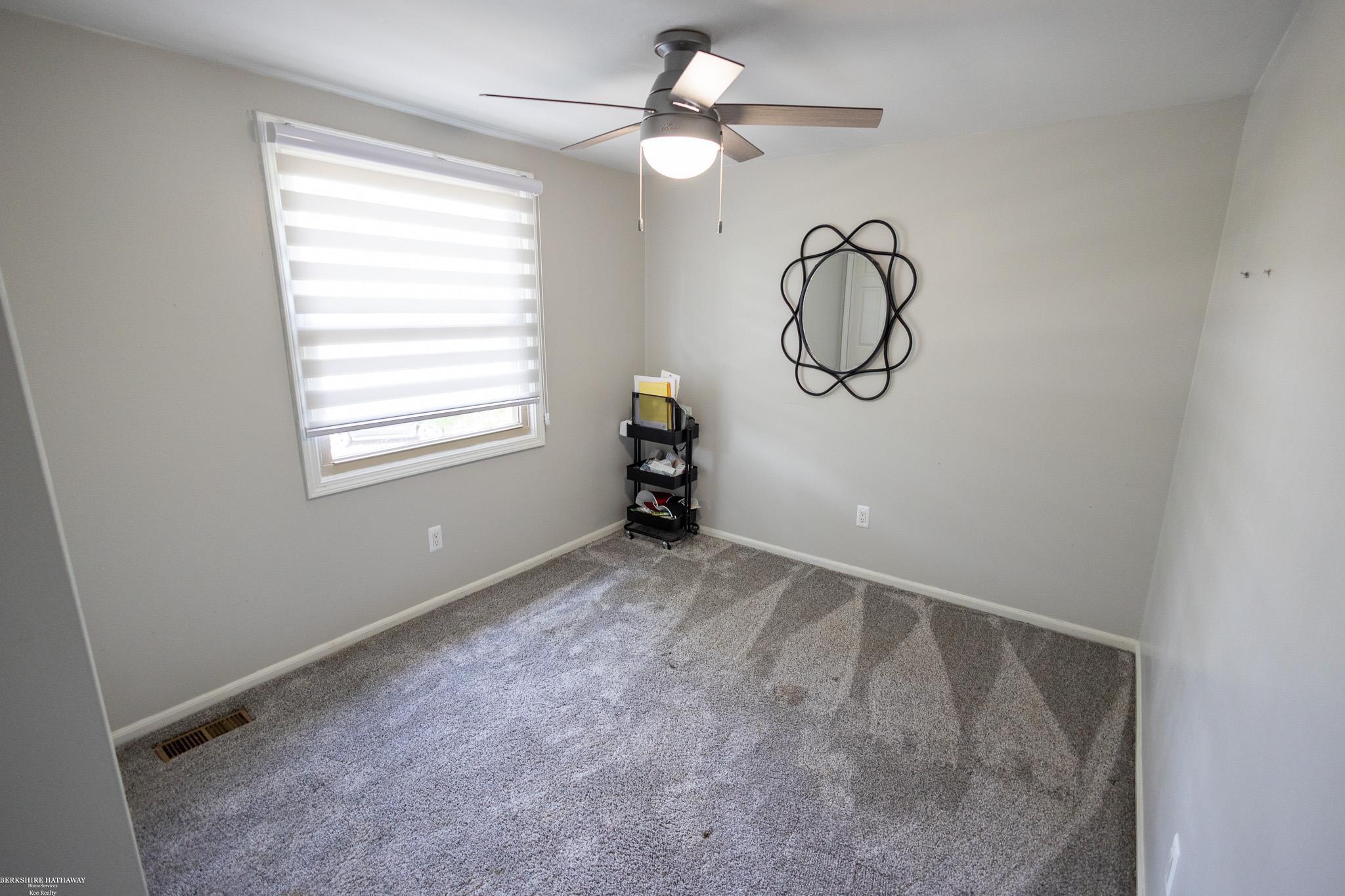 Novi, Michigan 48375, United States, 4 Bedrooms Bedrooms, ,3 BathroomsBathrooms,Residential,Pending,150322