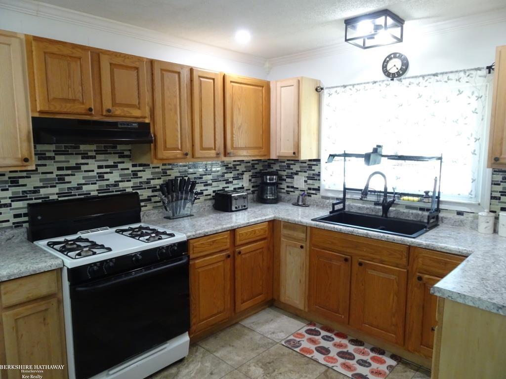 Roseville, Michigan 48066, United States, 3 Bedrooms Bedrooms, ,1 BathroomBathrooms,Residential,Active,174545