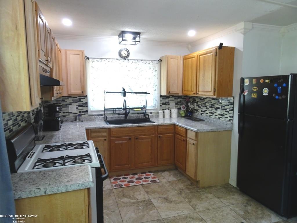 Roseville, Michigan 48066, United States, 3 Bedrooms Bedrooms, ,1 BathroomBathrooms,Residential,Active,174545