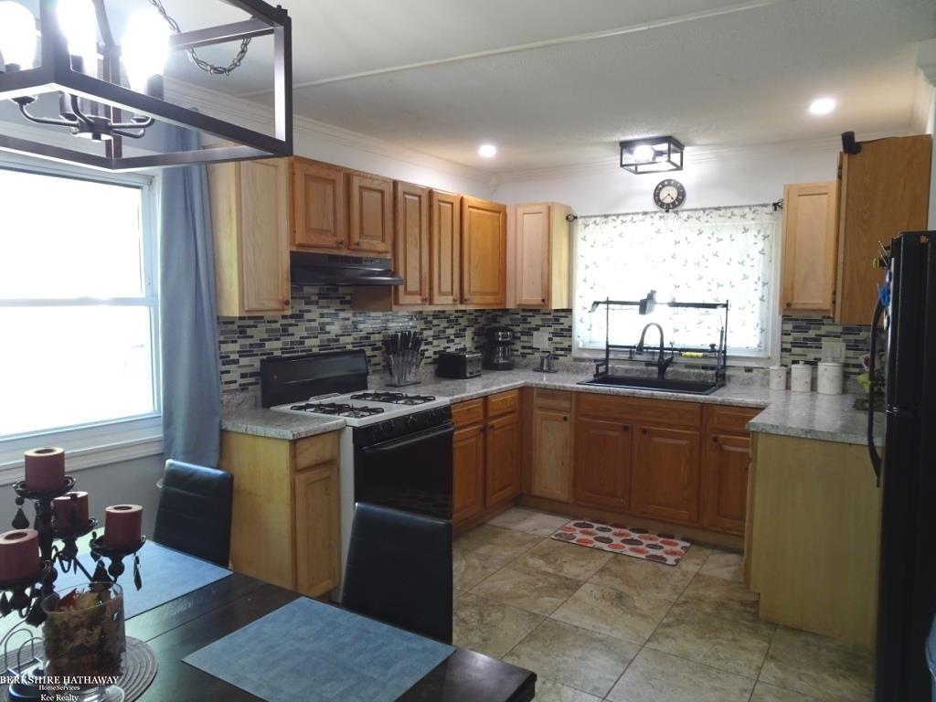 Roseville, Michigan 48066, United States, 3 Bedrooms Bedrooms, ,1 BathroomBathrooms,Residential,Active,174545