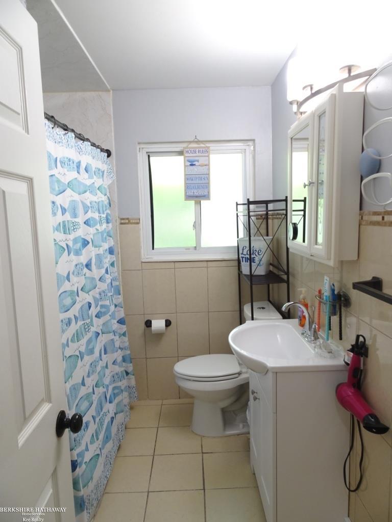 Roseville, Michigan 48066, United States, 3 Bedrooms Bedrooms, ,1 BathroomBathrooms,Residential,Active,174545