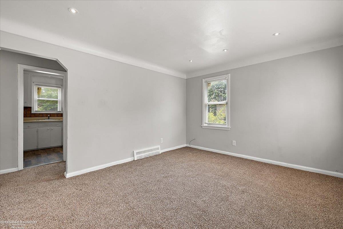 Detroit, Michigan 48219, United States, 3 Bedrooms Bedrooms, ,1 BathroomBathrooms,Residential,Active,144397