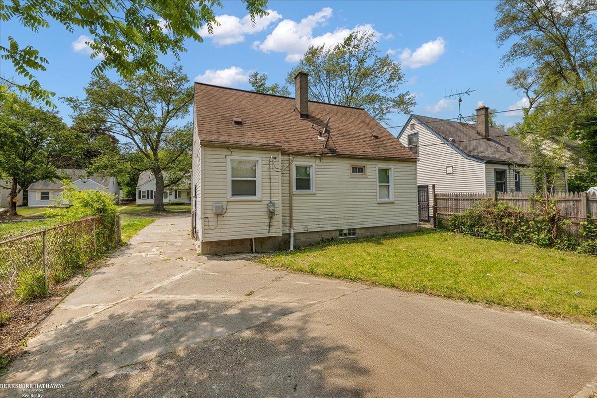 Detroit, Michigan 48219, United States, 3 Bedrooms Bedrooms, ,1 BathroomBathrooms,Residential,Active,144397