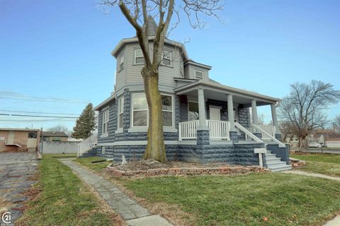 A home in Mount Clemens