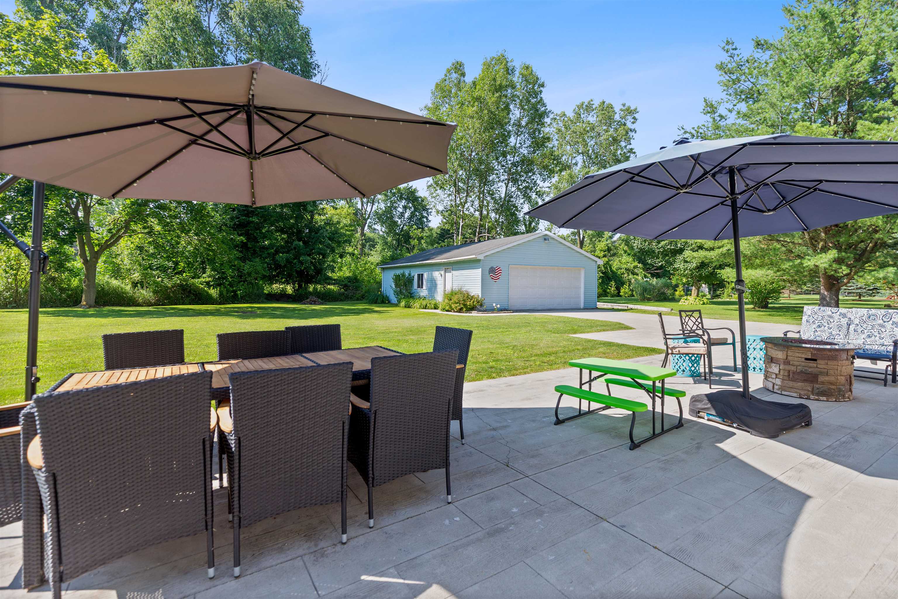 Clyde, Michigan 48049, United States, 4 Bedrooms Bedrooms, ,3 BathroomsBathrooms,Residential,Active,182427