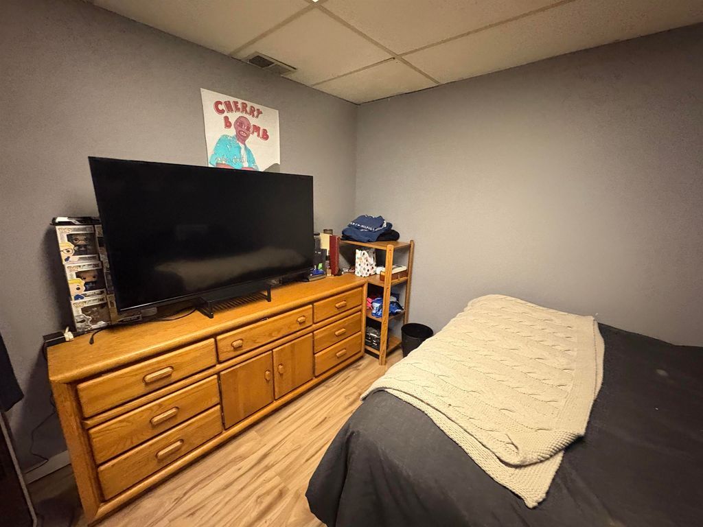 listing image 50