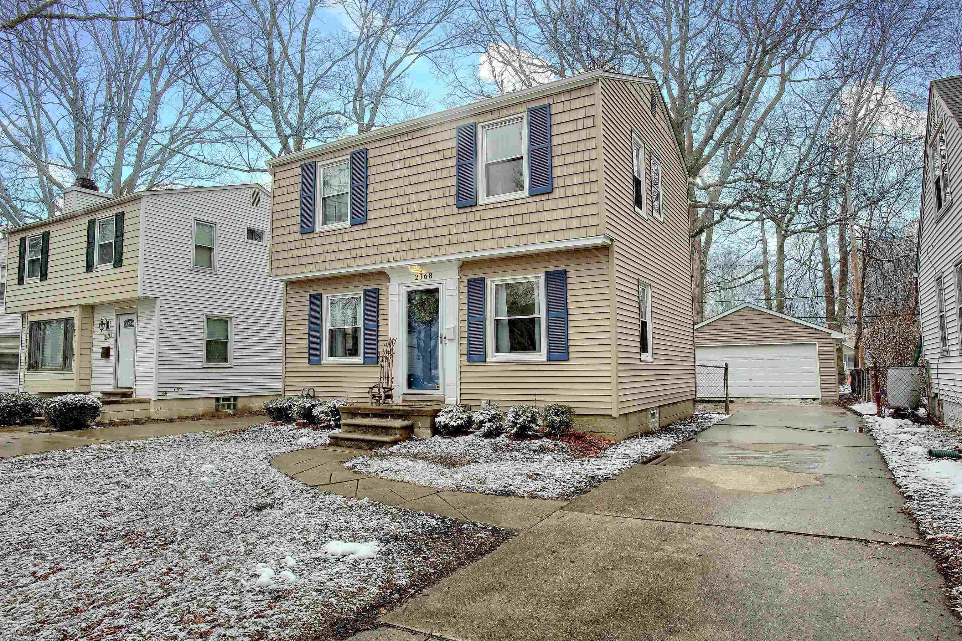 Photo 1 of 26 of 2168 Hampton Rd. house