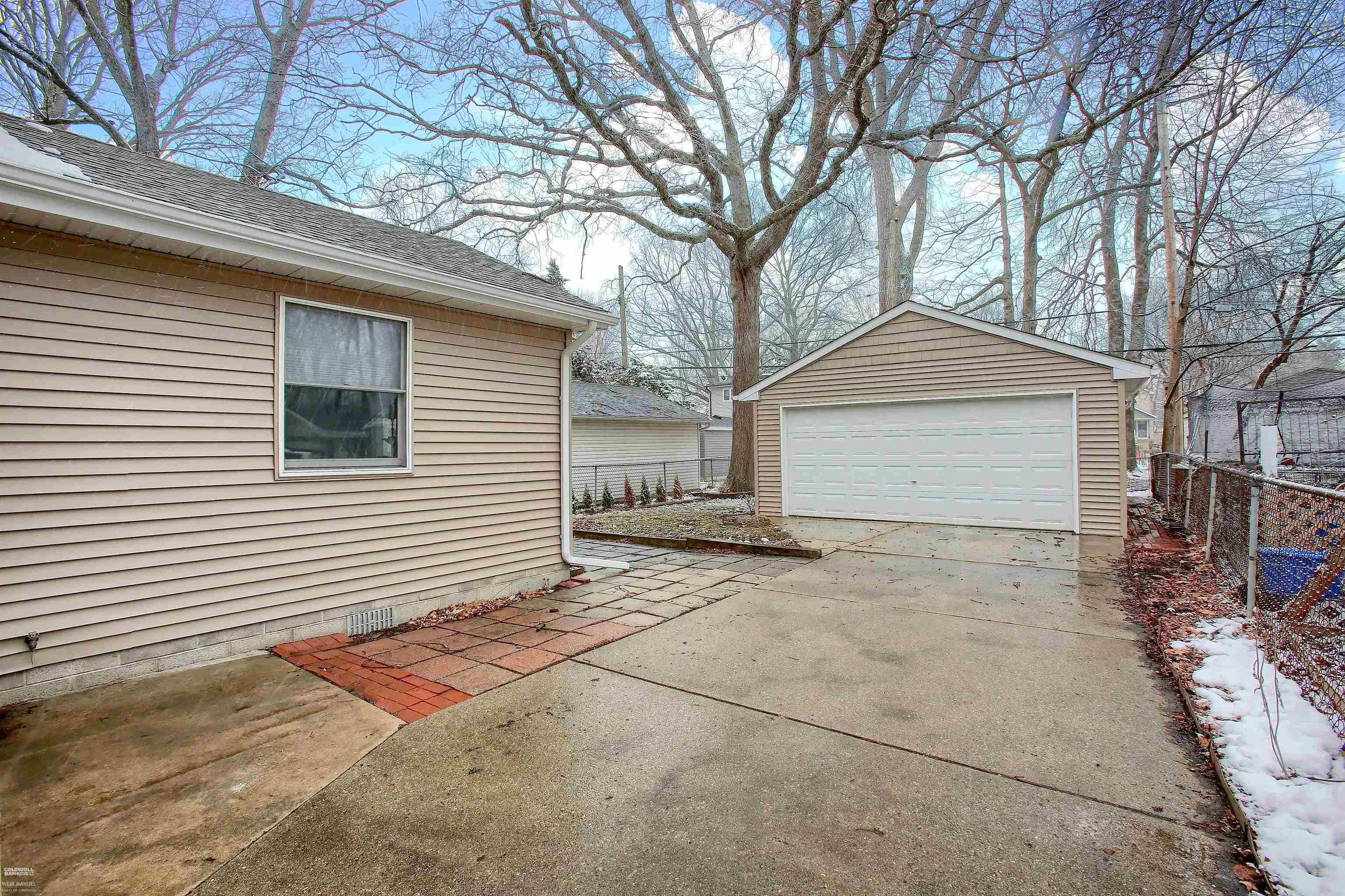 Photo 4 of 26 of 2168 Hampton Rd. house