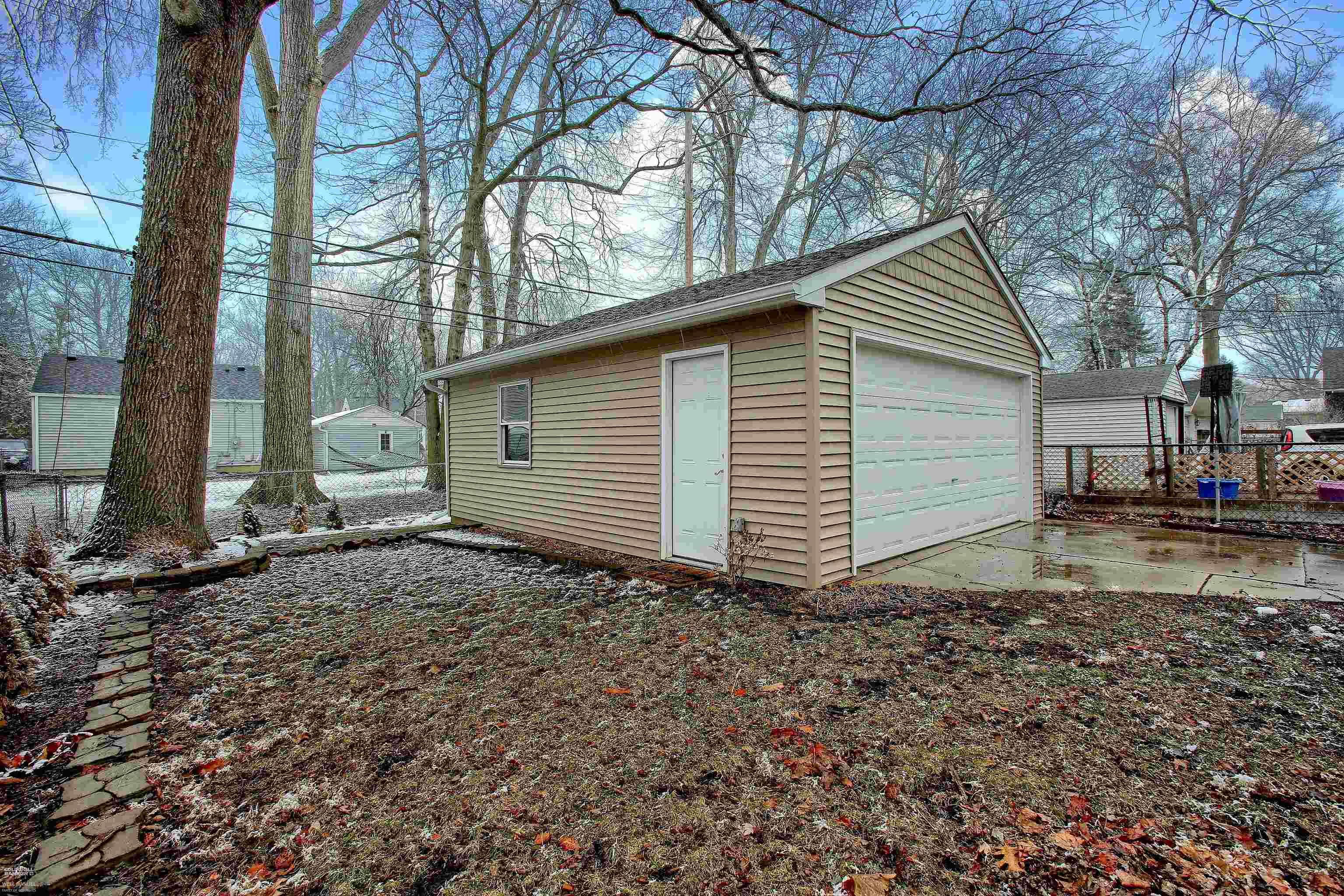Photo 5 of 26 of 2168 Hampton Rd. house