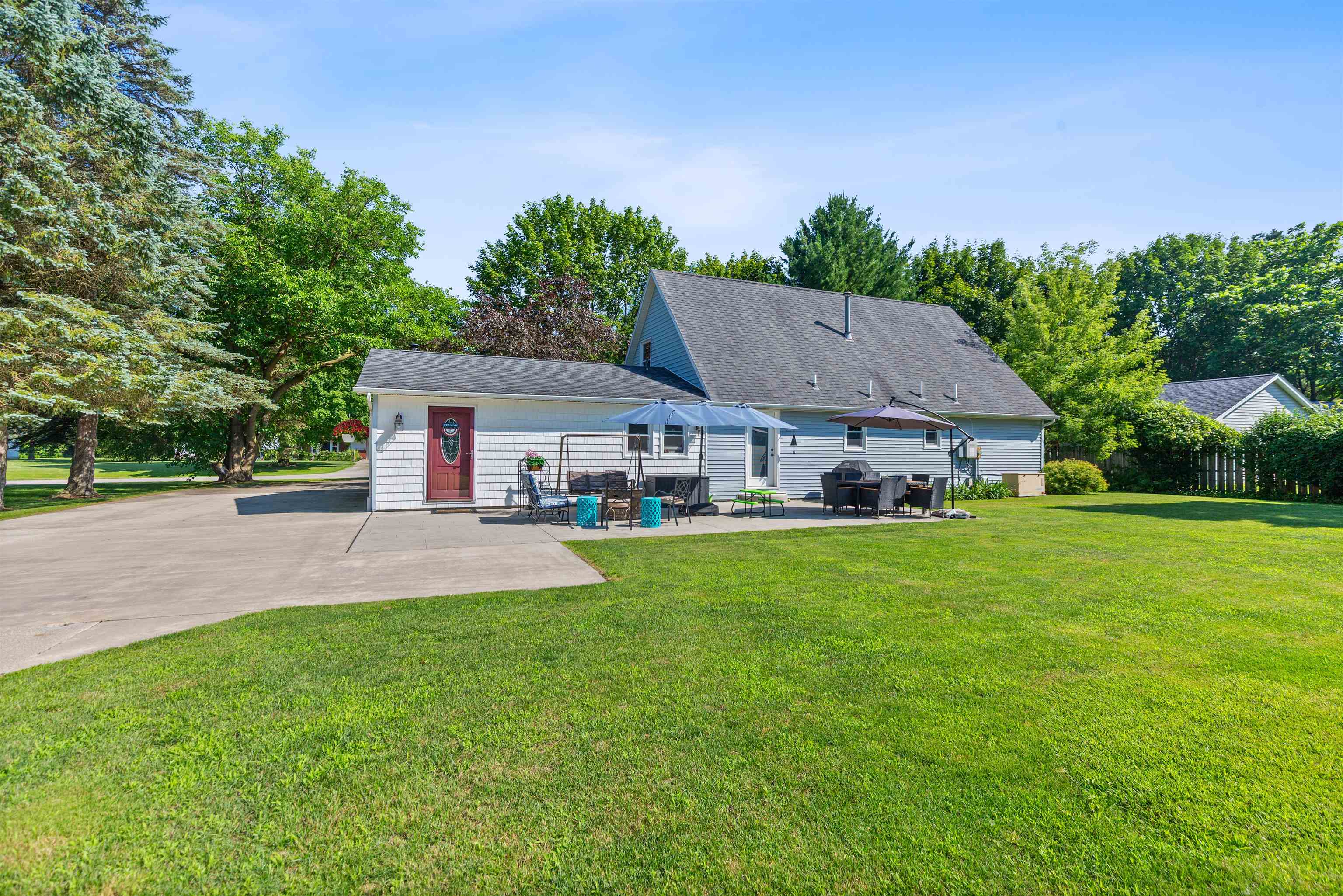 Clyde, Michigan 48049, United States, 4 Bedrooms Bedrooms, ,3 BathroomsBathrooms,Residential,Active,172706