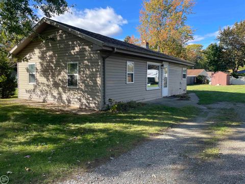 A home in Fort Gratiot