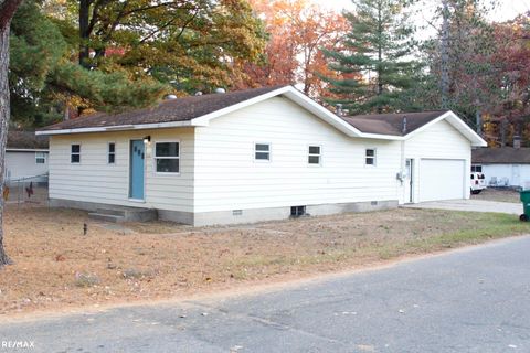 A home in Prudenville