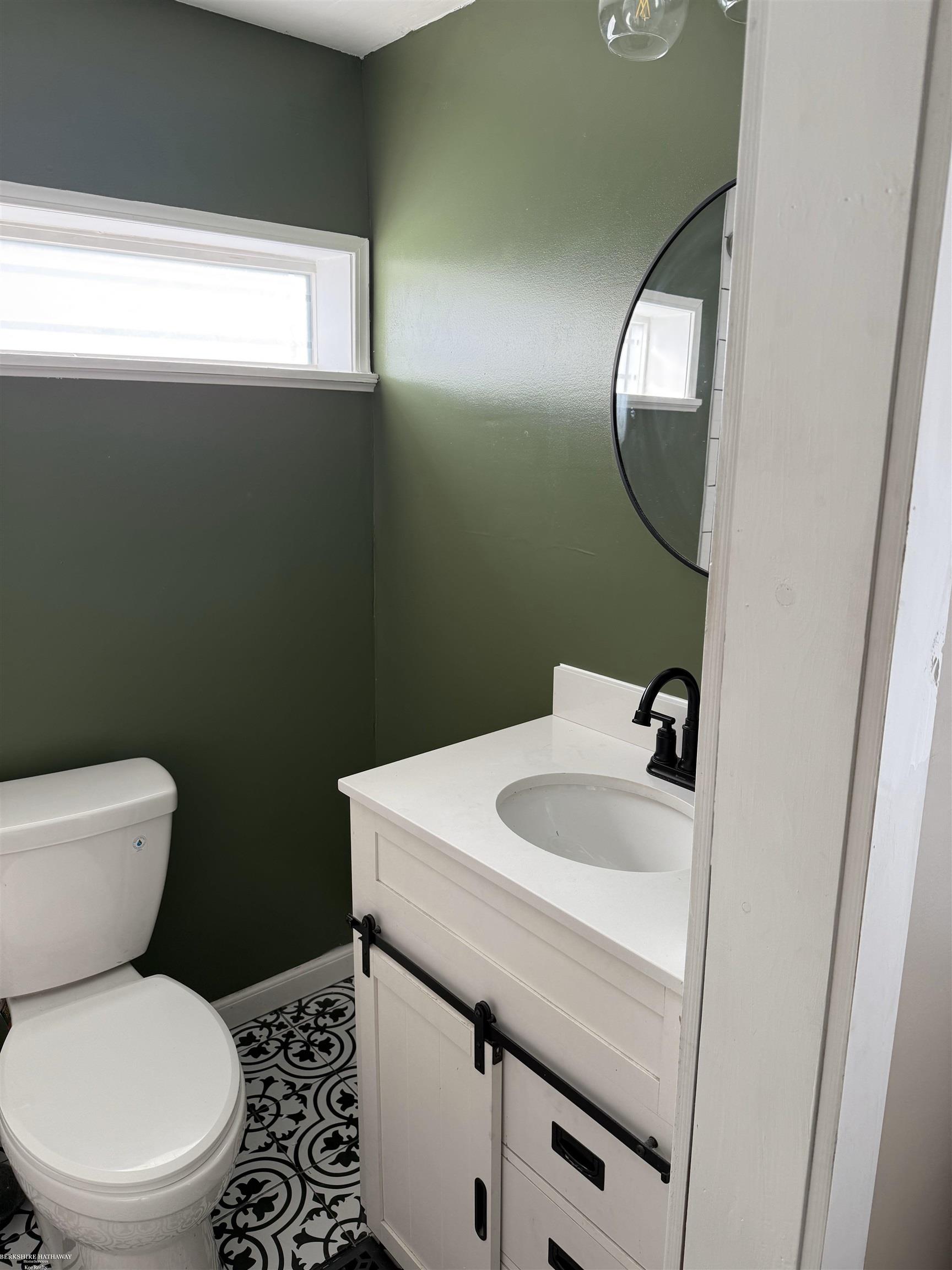 Mount Clemens, Michigan 48043, United States, 2 Bedrooms Bedrooms, ,2 BathroomsBathrooms,Residential,Active,12939