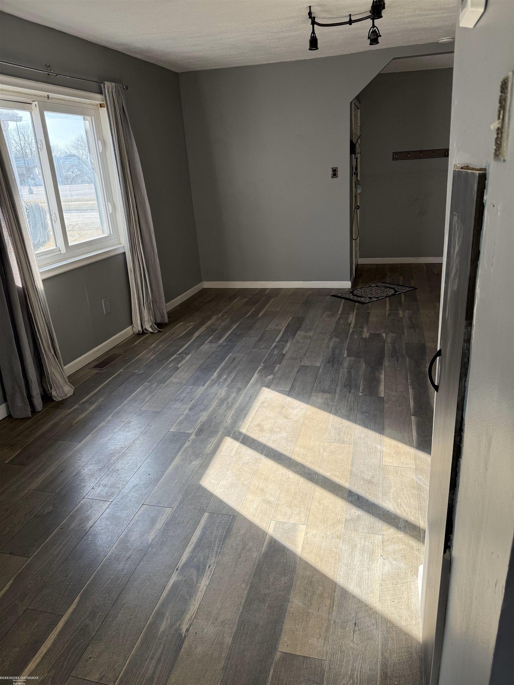 Mount Clemens, Michigan 48043, United States, 2 Bedrooms Bedrooms, ,2 BathroomsBathrooms,Residential,Active,12939