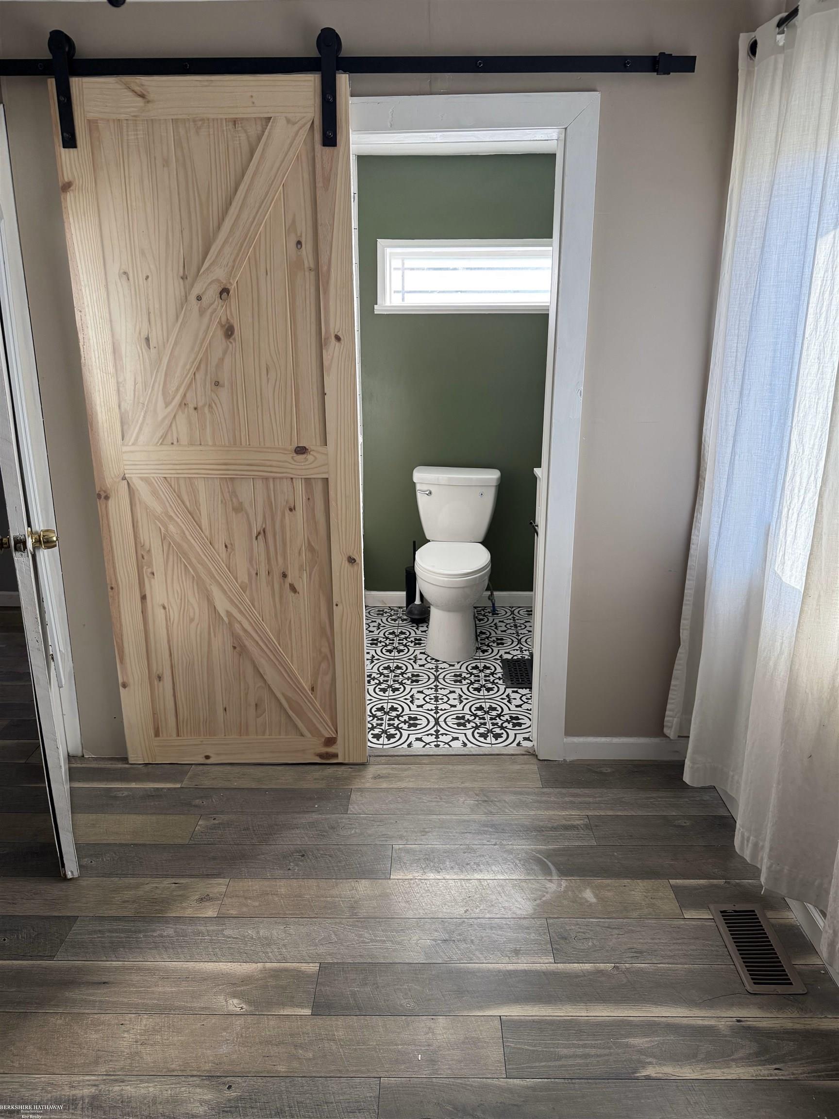 Mount Clemens, Michigan 48043, United States, 2 Bedrooms Bedrooms, ,2 BathroomsBathrooms,Residential,Active,12939