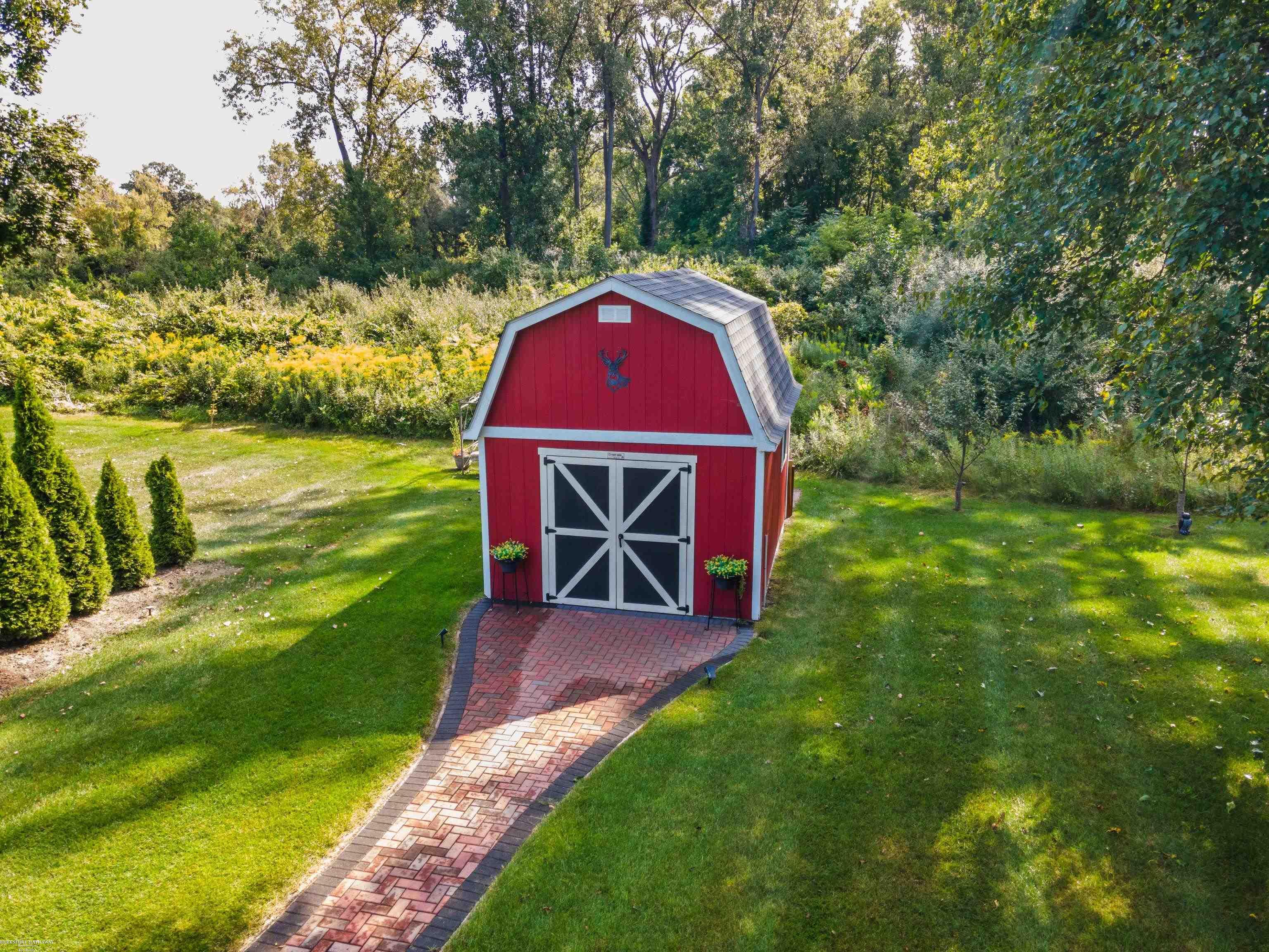 Rochester Hills, Michigan 48309, United States, 4 Bedrooms Bedrooms, ,4 BathroomsBathrooms,Residential,Active,112645