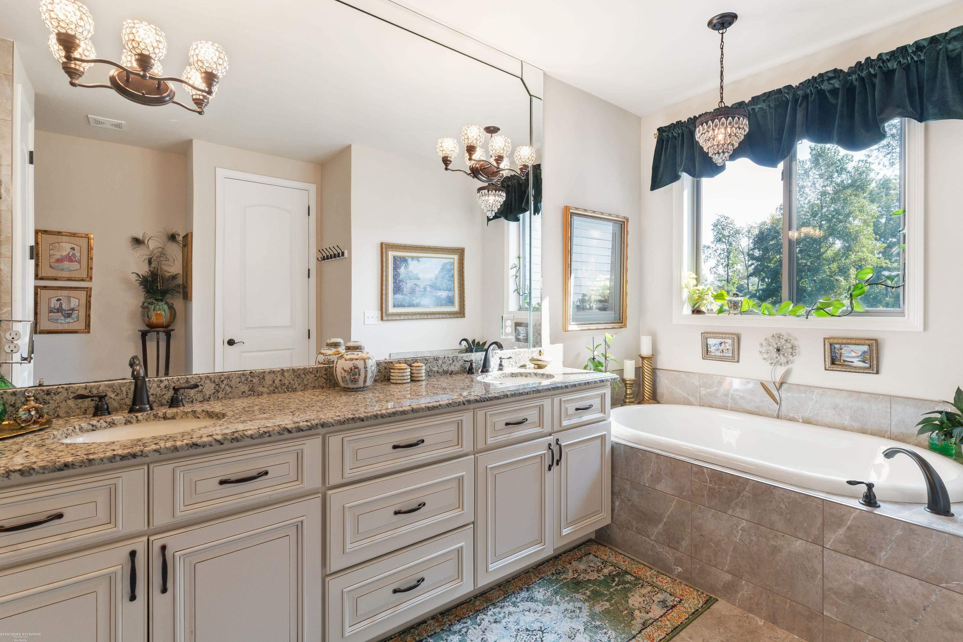 Rochester Hills, Michigan 48309, United States, 4 Bedrooms Bedrooms, ,4 BathroomsBathrooms,Residential,Active,112645