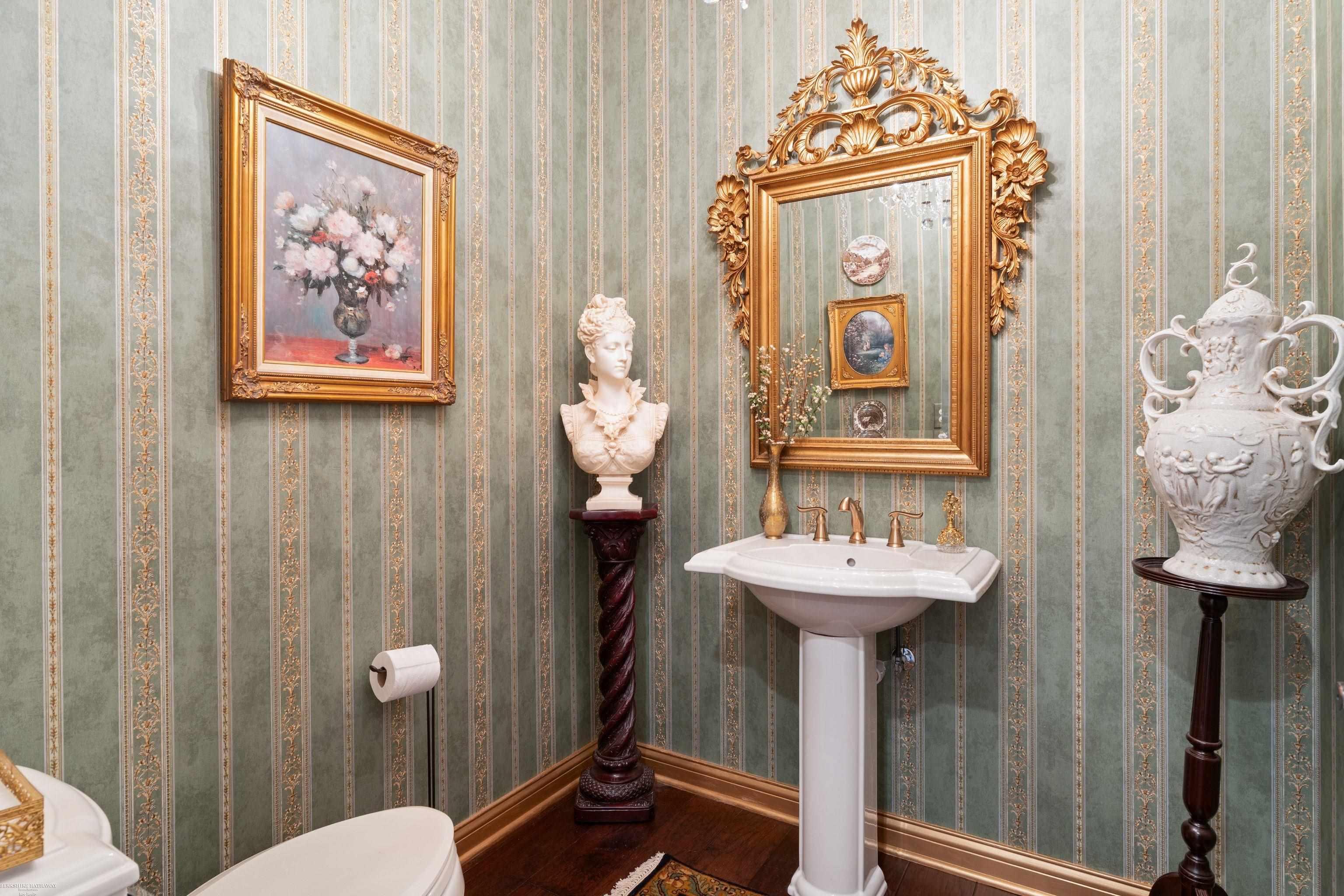 Rochester Hills, Michigan 48309, United States, 4 Bedrooms Bedrooms, ,4 BathroomsBathrooms,Residential,Active,112645