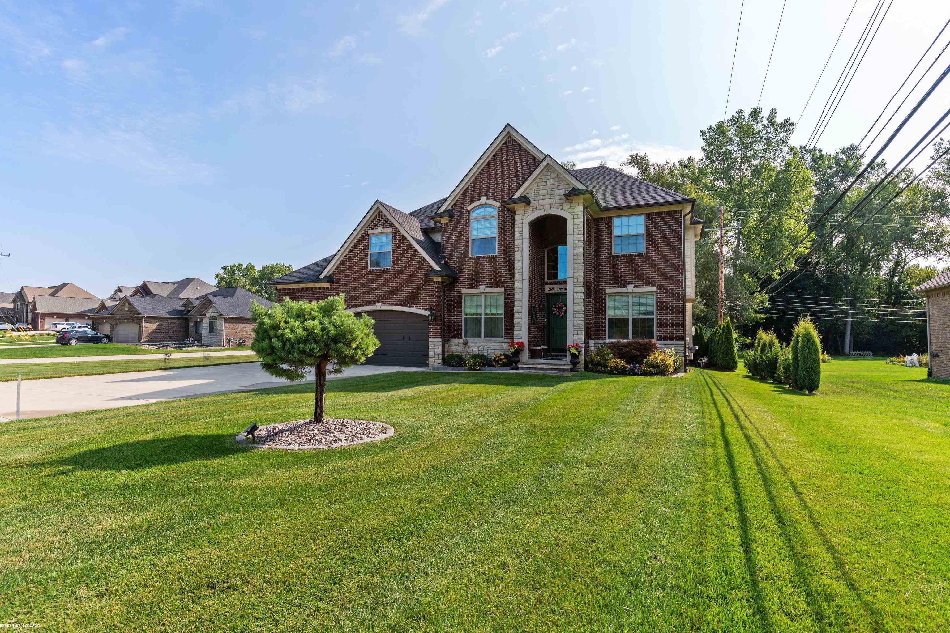 Rochester Hills, Michigan 48309, United States, 4 Bedrooms Bedrooms, ,4 BathroomsBathrooms,Residential,Active,112645