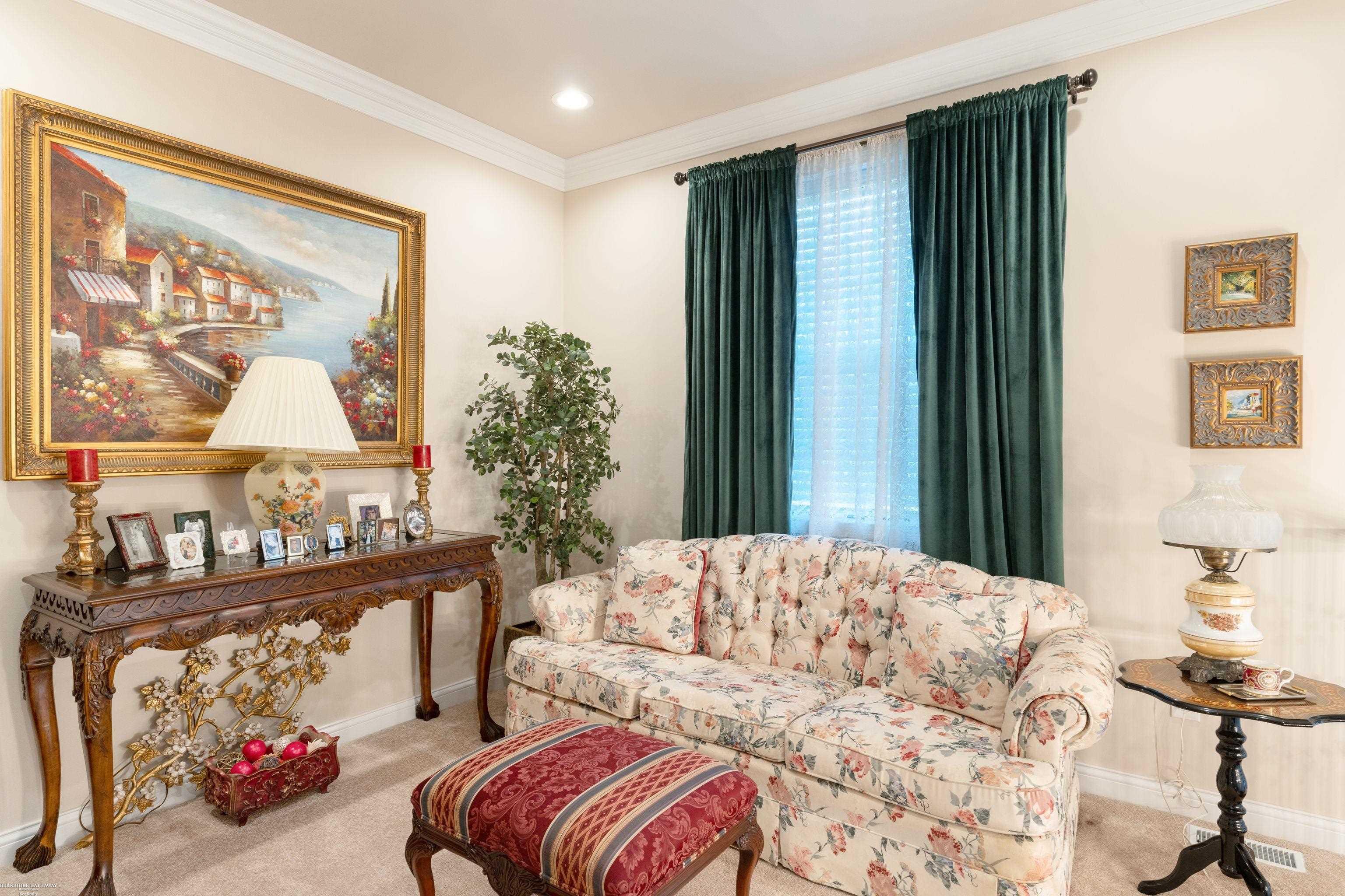 Rochester Hills, Michigan 48309, United States, 4 Bedrooms Bedrooms, ,4 BathroomsBathrooms,Residential,Active,112645