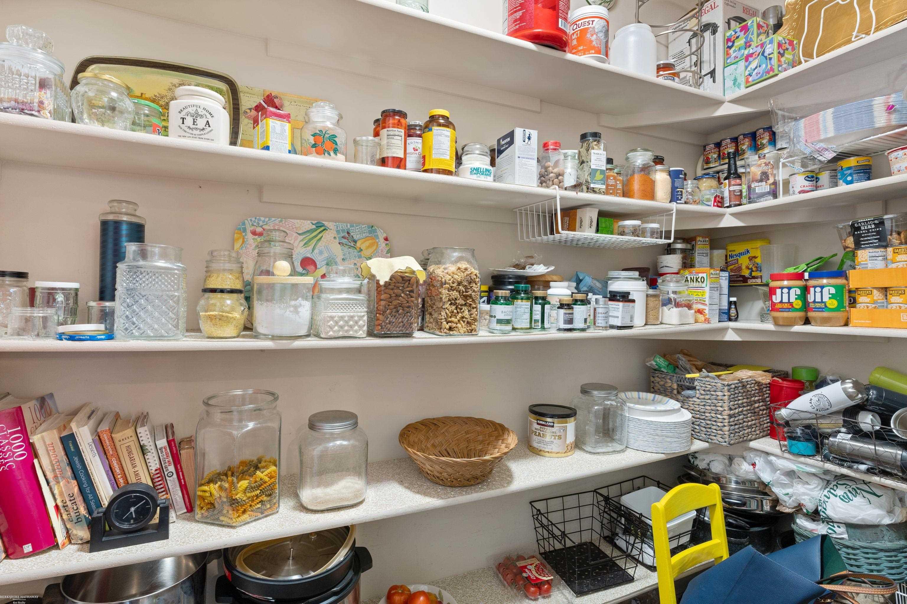 Rochester Hills, Michigan 48309, United States, 4 Bedrooms Bedrooms, ,4 BathroomsBathrooms,Residential,Active,112645