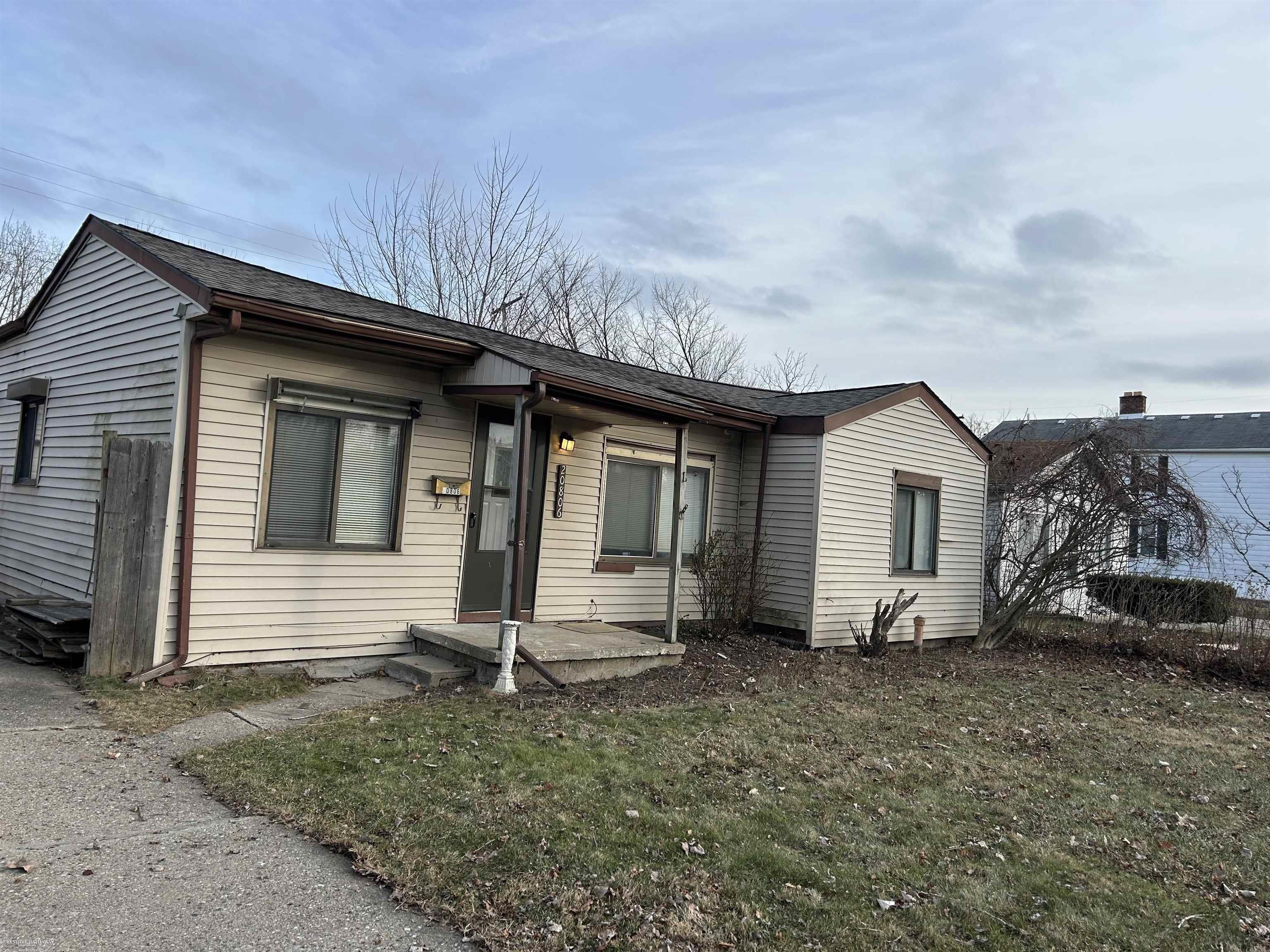 Warren, Michigan 48089, United States, 2 Bedrooms Bedrooms, ,1 BathroomBathrooms,Residential,Active,149333