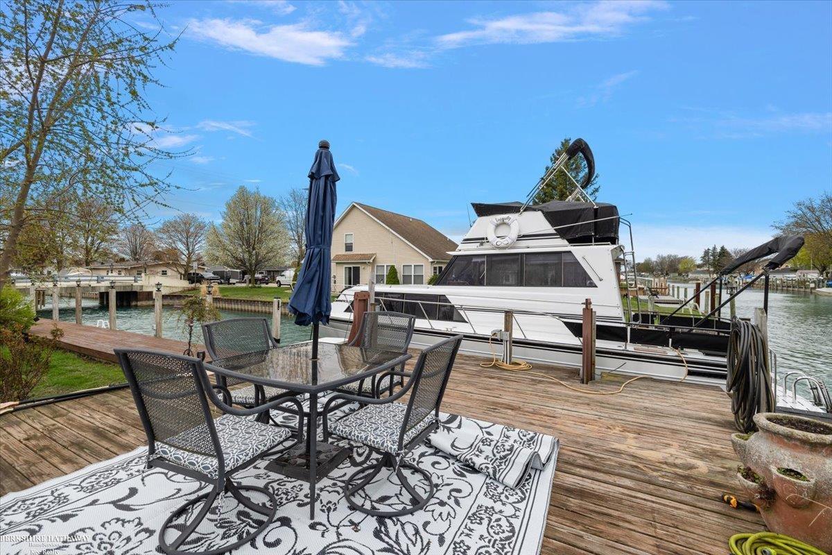 Algonac, Michigan 48001, United States, 4 Bedrooms Bedrooms, ,3 BathroomsBathrooms,Residential,Active,119071