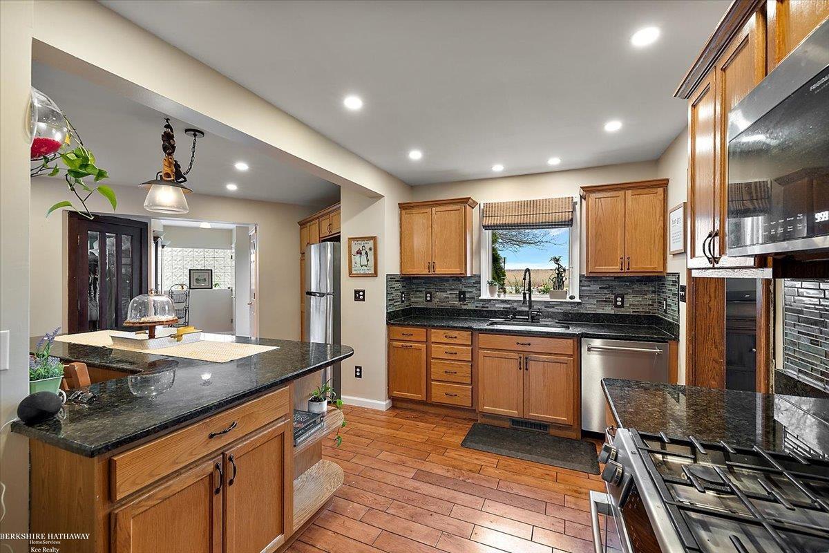 Algonac, Michigan 48001, United States, 4 Bedrooms Bedrooms, ,3 BathroomsBathrooms,Residential,Active,119071