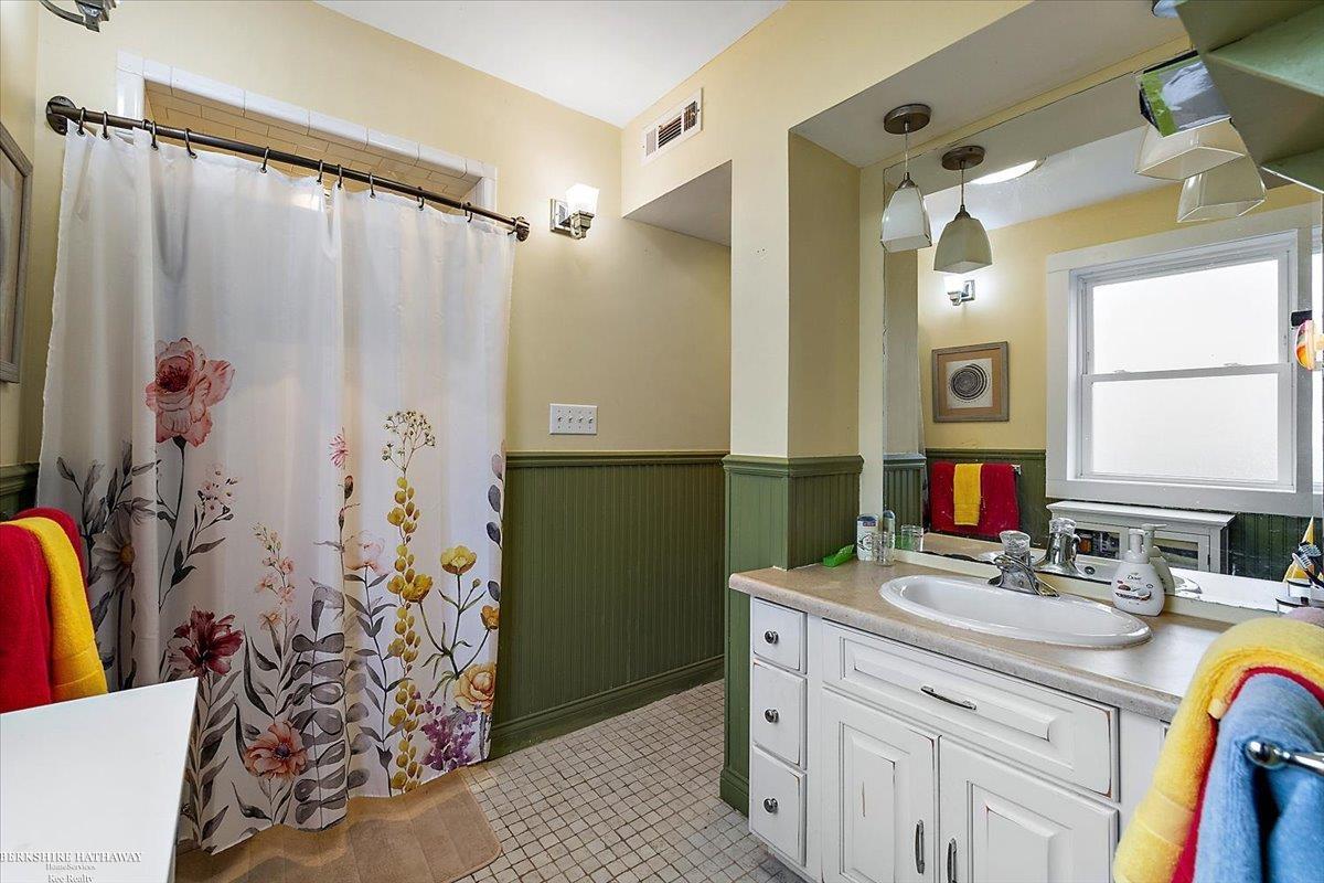 Algonac, Michigan 48001, United States, 4 Bedrooms Bedrooms, ,3 BathroomsBathrooms,Residential,Active,119071