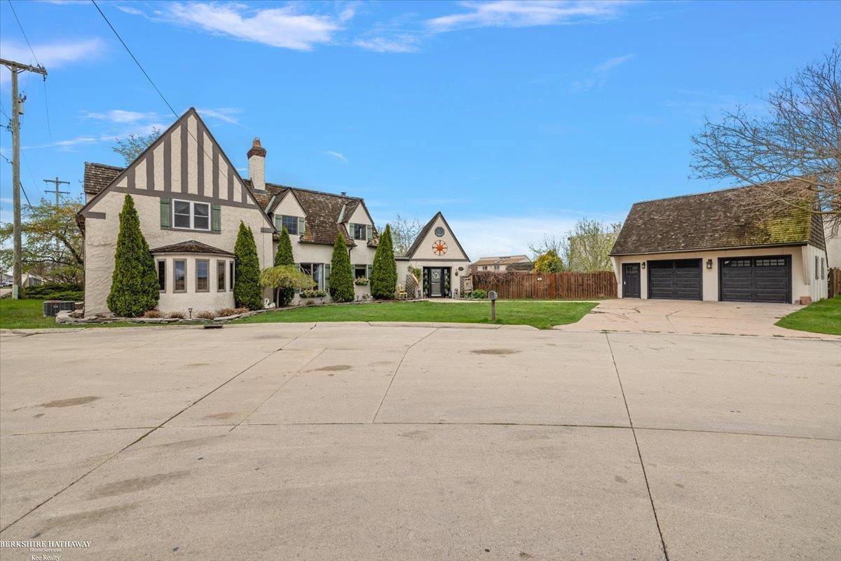 Algonac, Michigan 48001, United States, 4 Bedrooms Bedrooms, ,3 BathroomsBathrooms,Residential,Active,119071