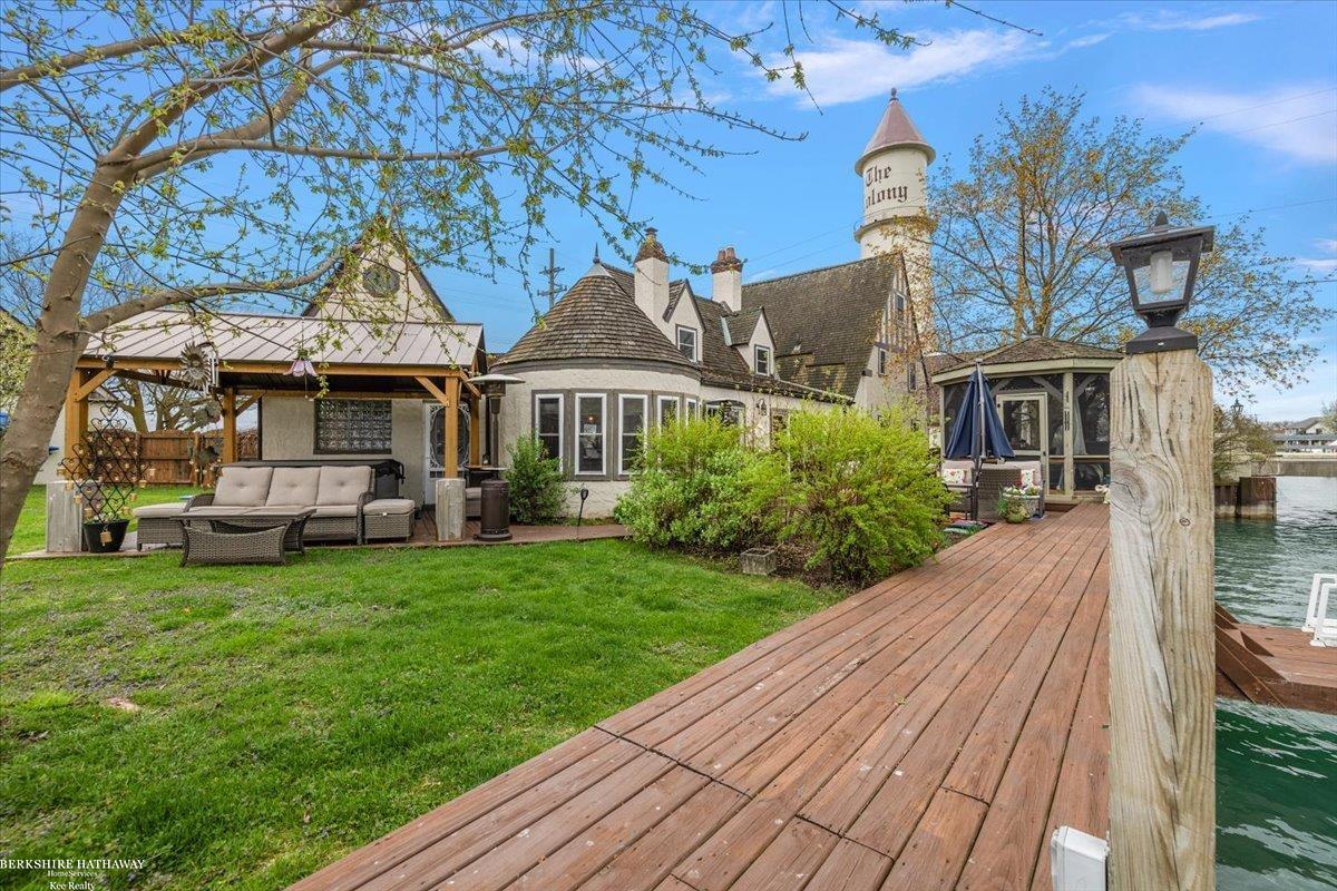 Algonac, Michigan 48001, United States, 4 Bedrooms Bedrooms, ,3 BathroomsBathrooms,Residential,Active,119071