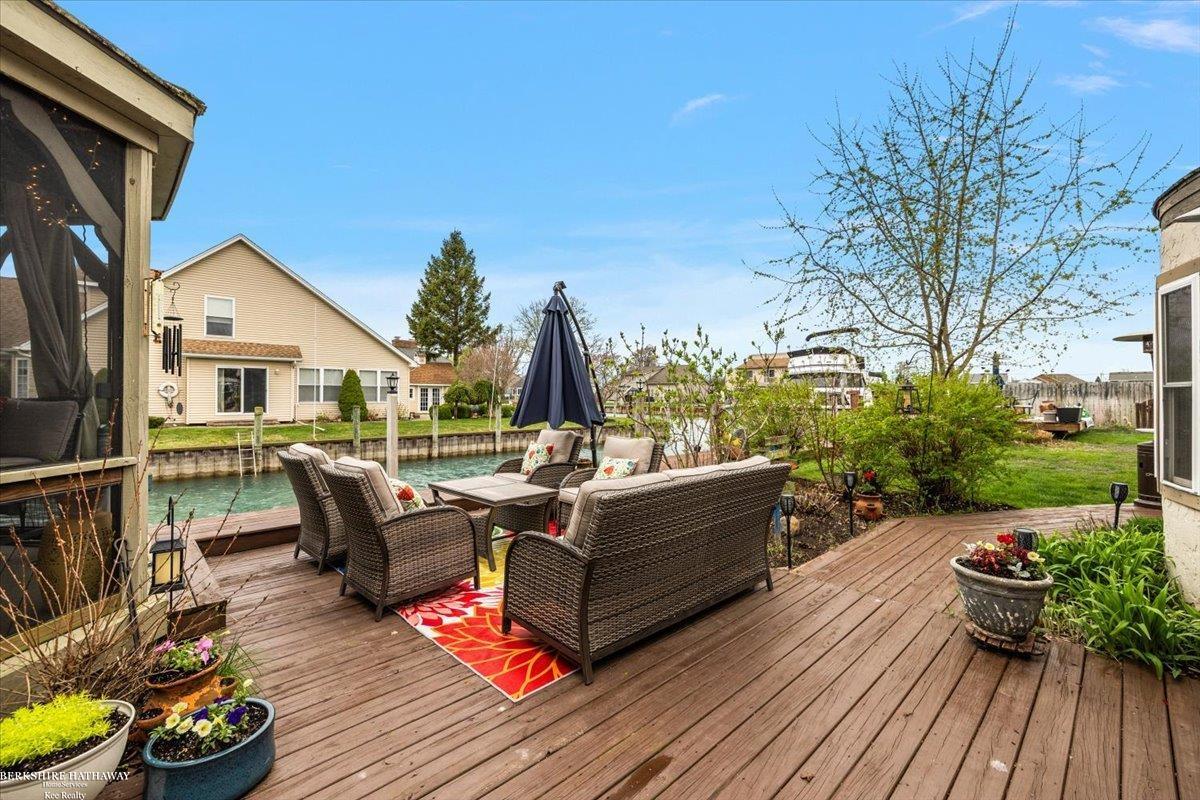 Algonac, Michigan 48001, United States, 4 Bedrooms Bedrooms, ,3 BathroomsBathrooms,Residential,Active,119071