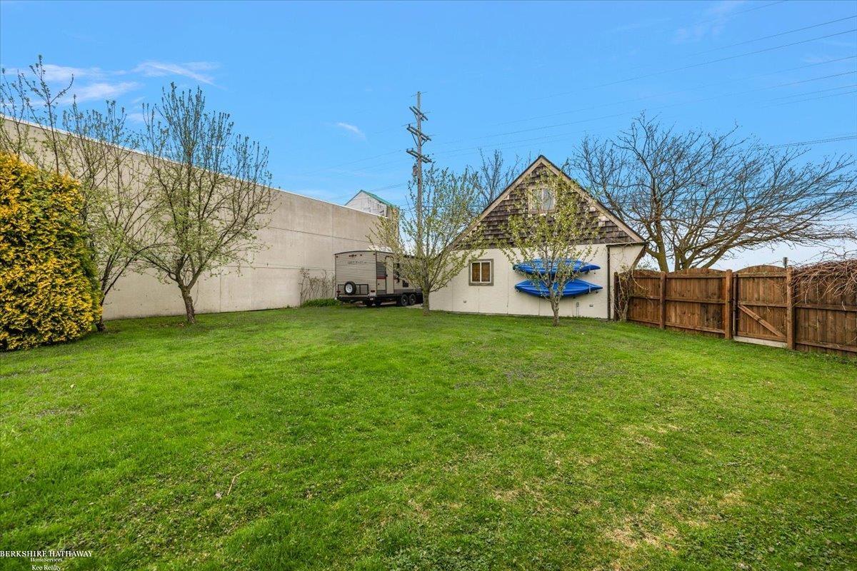 Algonac, Michigan 48001, United States, 4 Bedrooms Bedrooms, ,3 BathroomsBathrooms,Residential,Active,119071