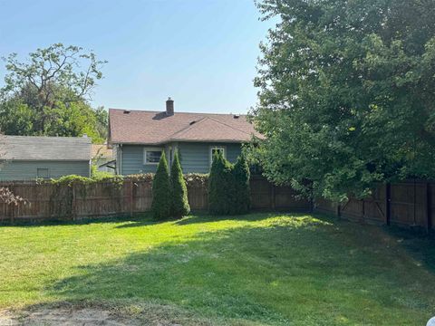 A home in Mount Clemens