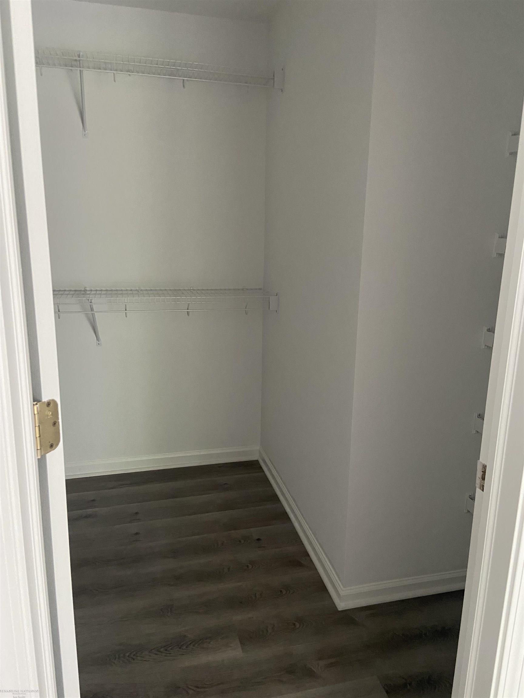 Sterling Heights, Michigan 48314, United States, 2 Bedrooms Bedrooms, ,2 BathroomsBathrooms,Residential,Pending,167683