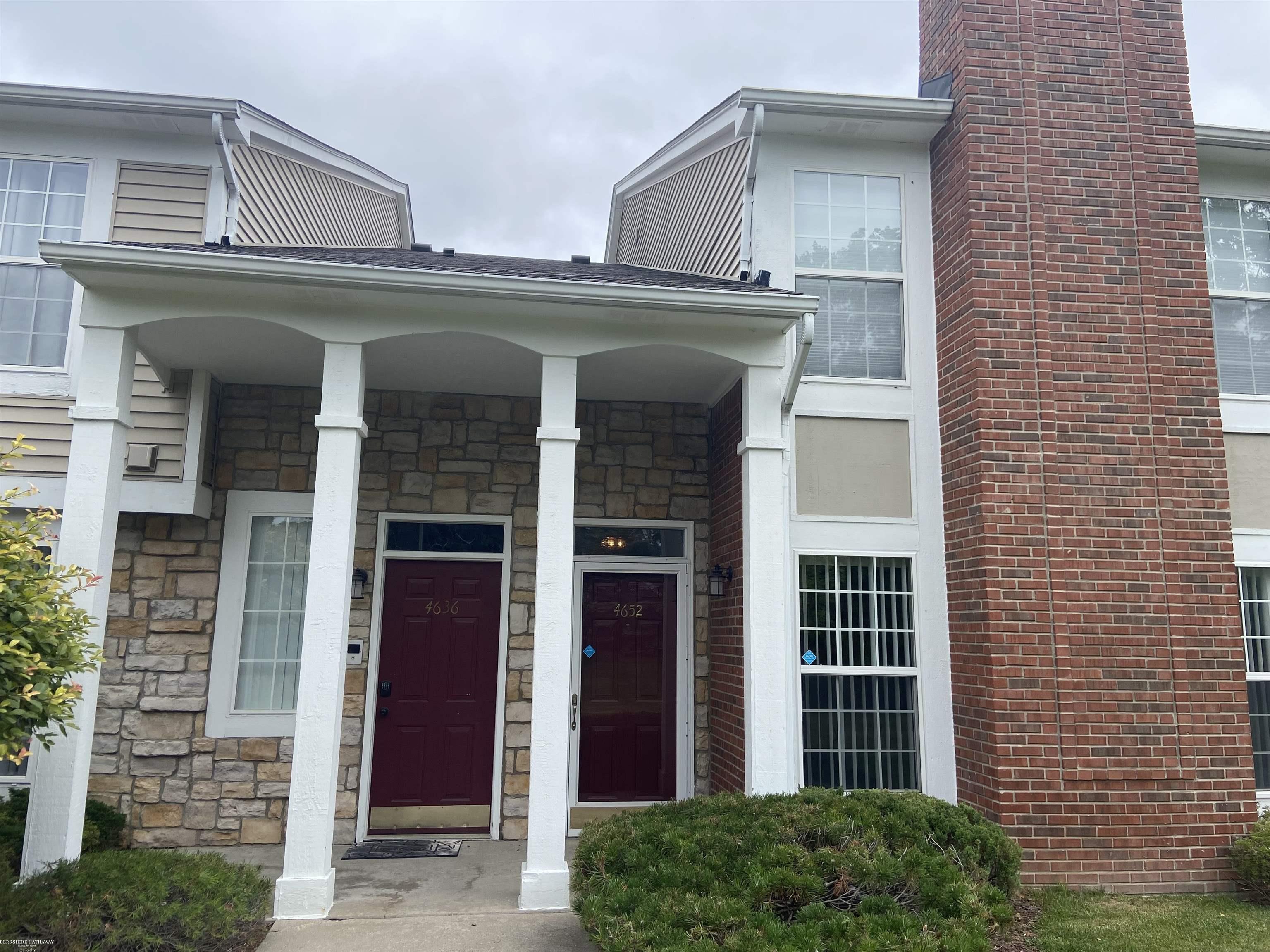 Sterling Heights, Michigan 48314, United States, 2 Bedrooms Bedrooms, ,2 BathroomsBathrooms,Residential,Pending,167683