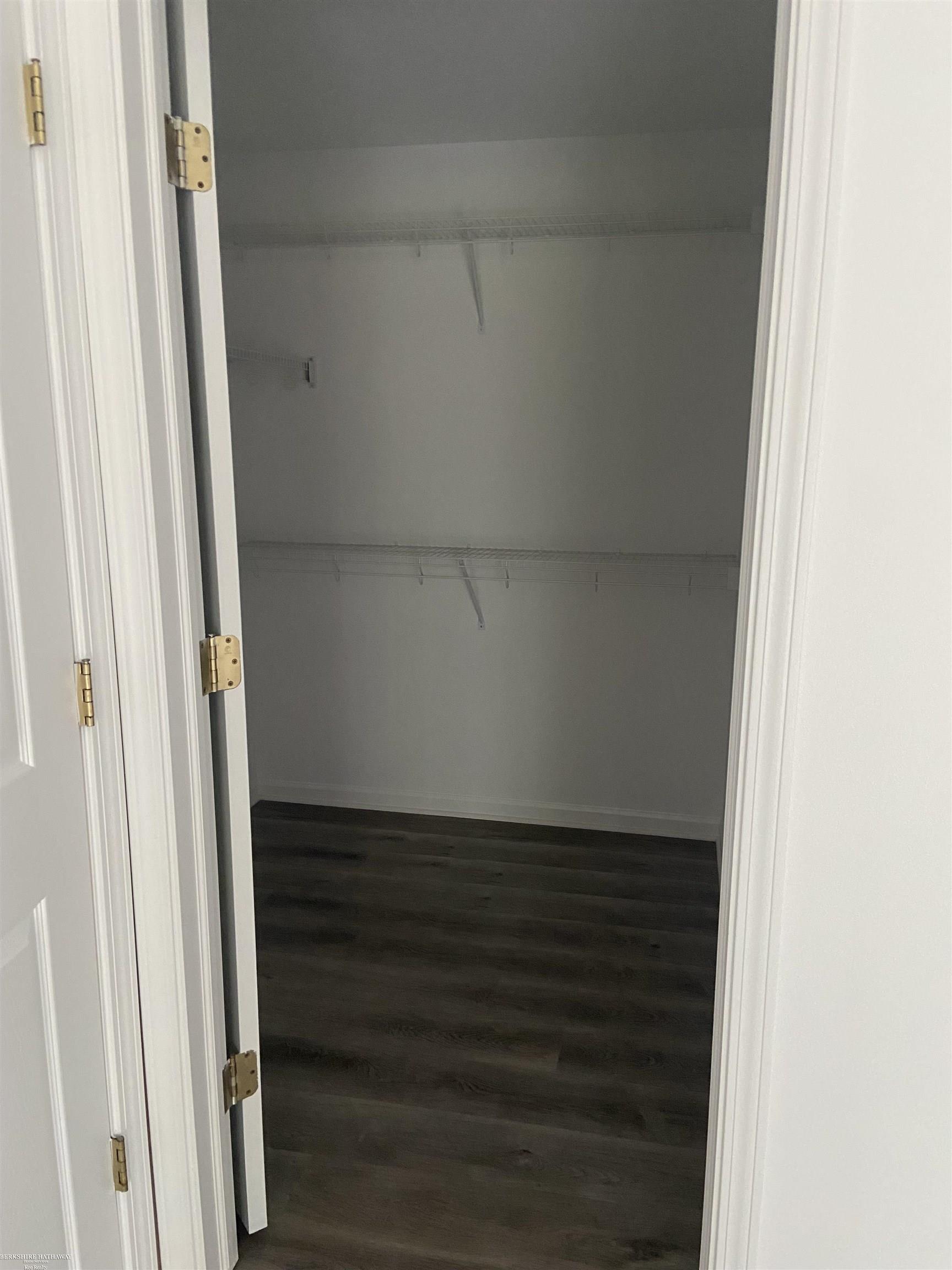 Sterling Heights, Michigan 48314, United States, 2 Bedrooms Bedrooms, ,2 BathroomsBathrooms,Residential,Pending,167683