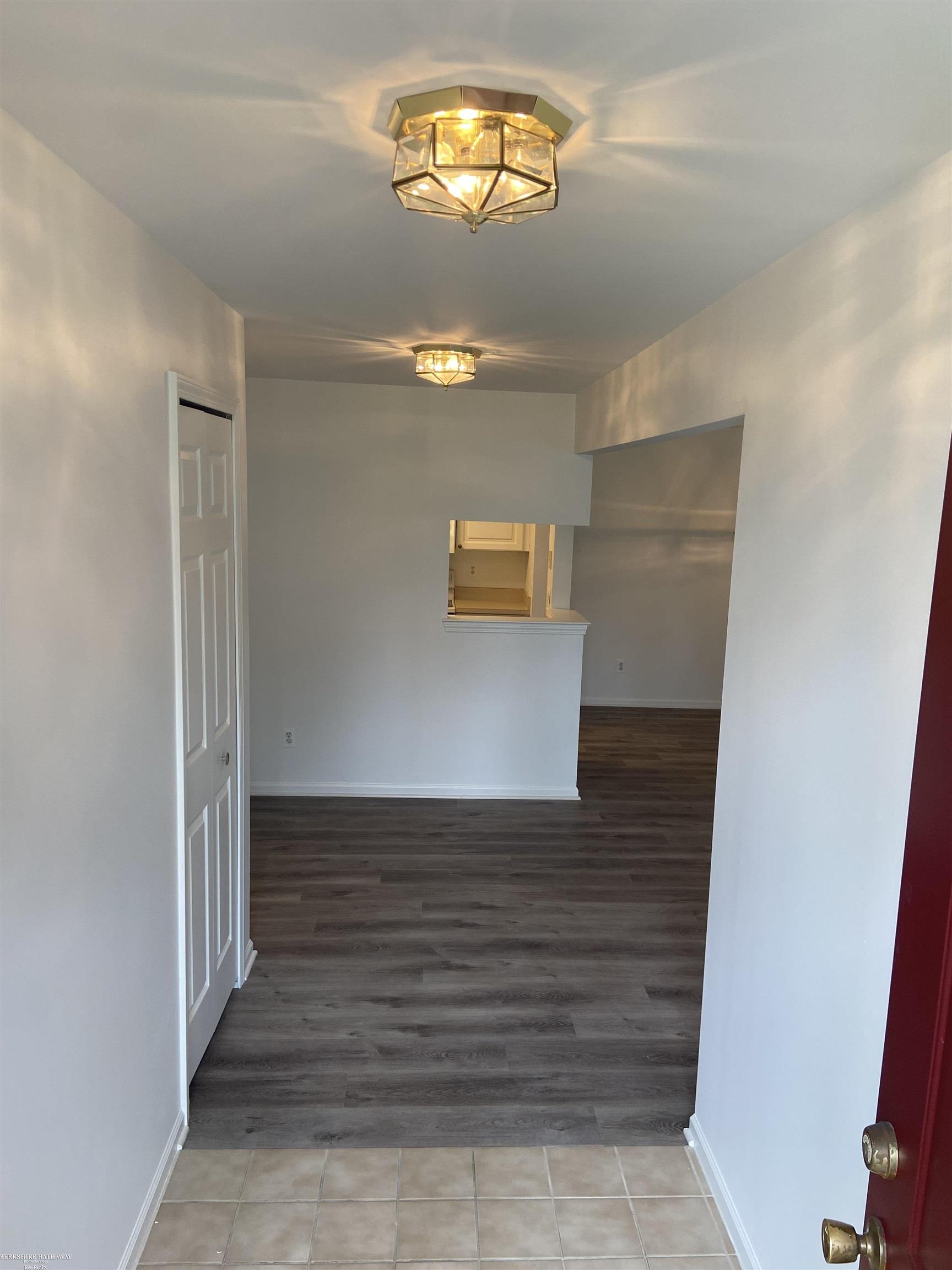 Sterling Heights, Michigan 48314, United States, 2 Bedrooms Bedrooms, ,2 BathroomsBathrooms,Residential,Pending,167683