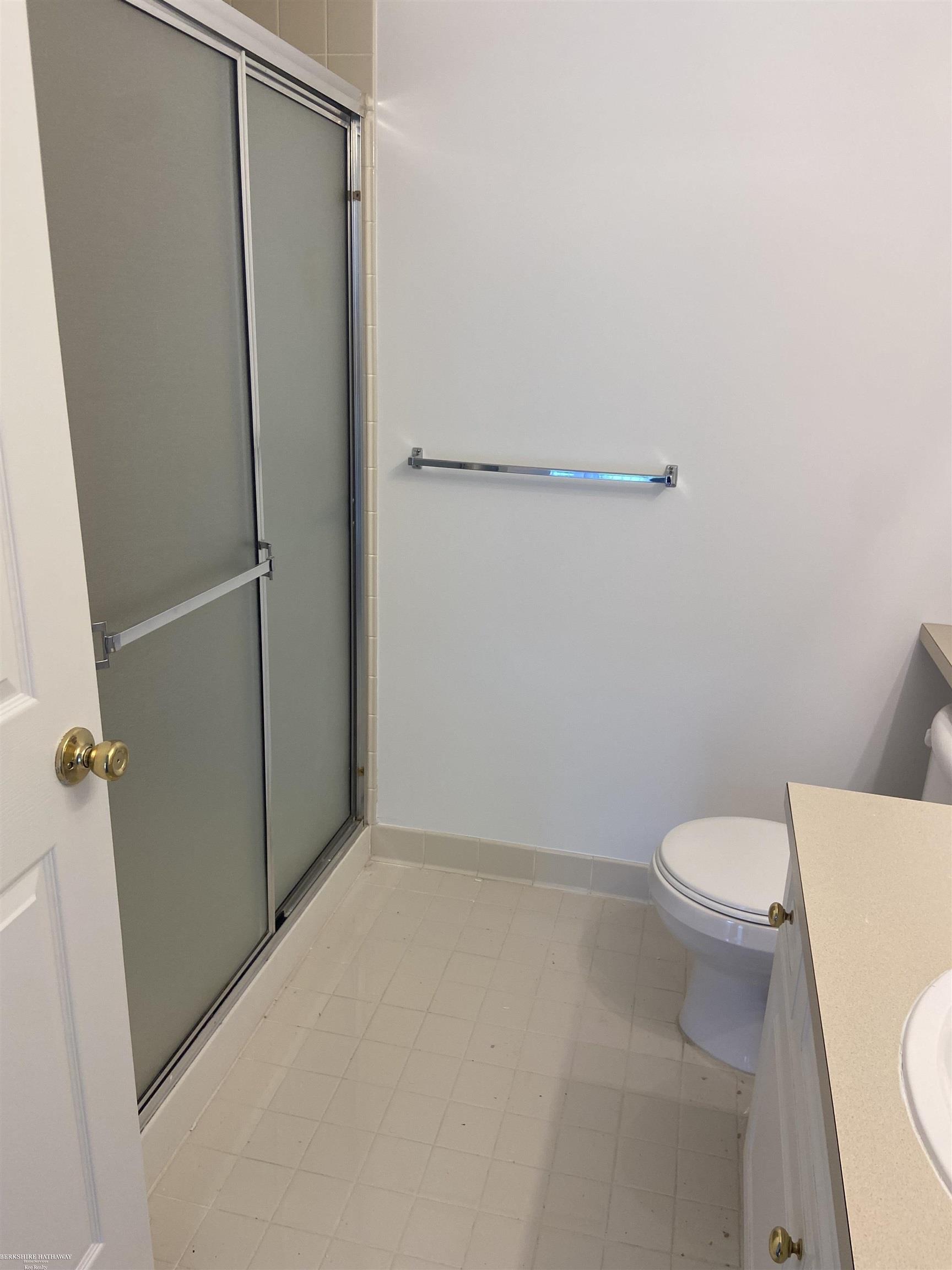 Sterling Heights, Michigan 48314, United States, 2 Bedrooms Bedrooms, ,2 BathroomsBathrooms,Residential,Pending,167683